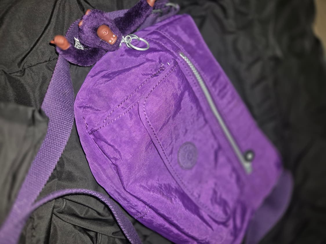 키플링 수납력 좋은 포도빛깔 보라색 크로스백 상품이미지1