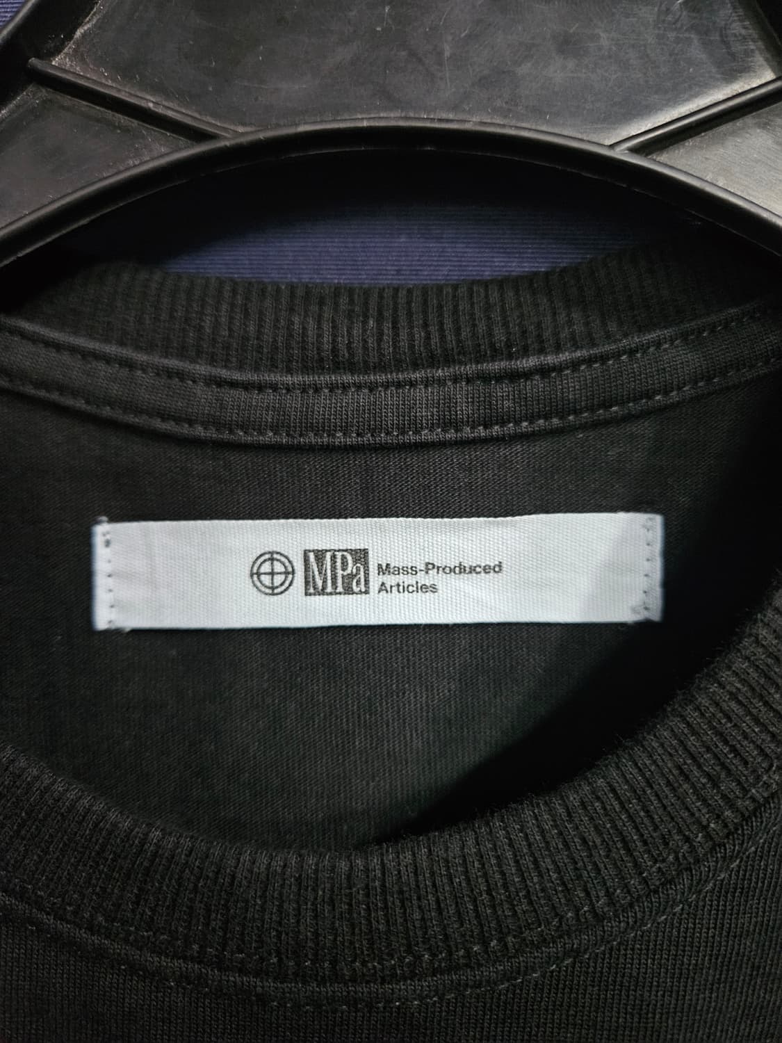 플라스틱 프로덕트 자수로고 블랙 남성 오버핏 90~95 반팔티  상품이미지3