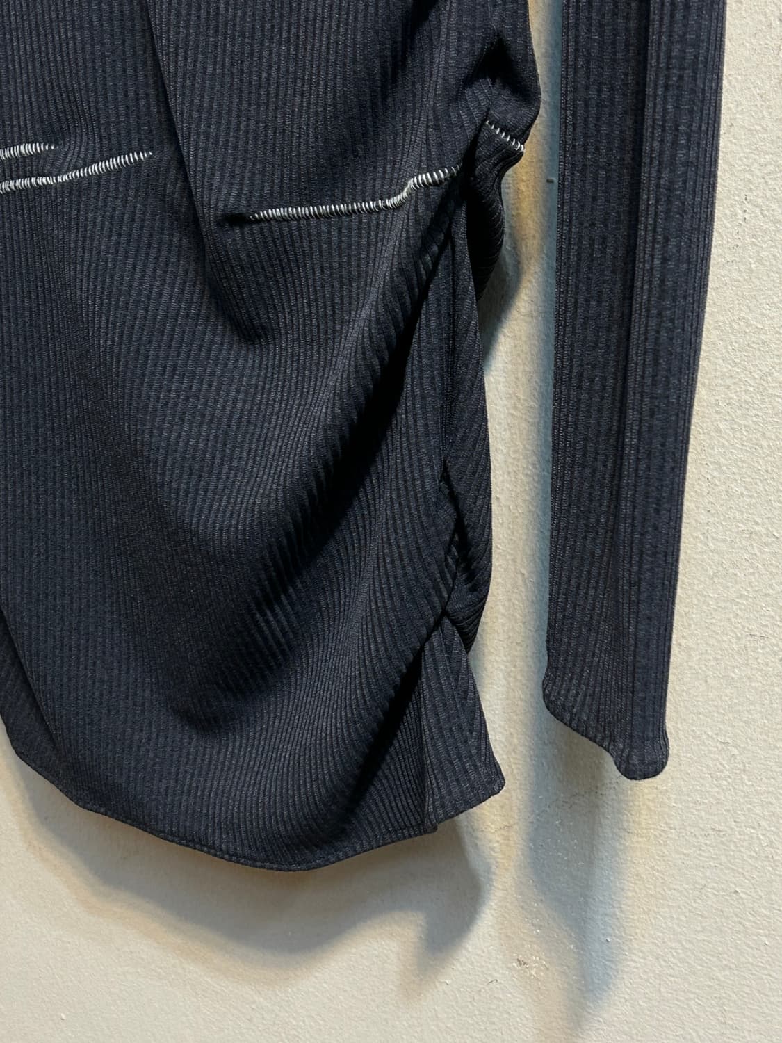 마뗑킴 드레이프 롱슬리브 탑 상품이미지4