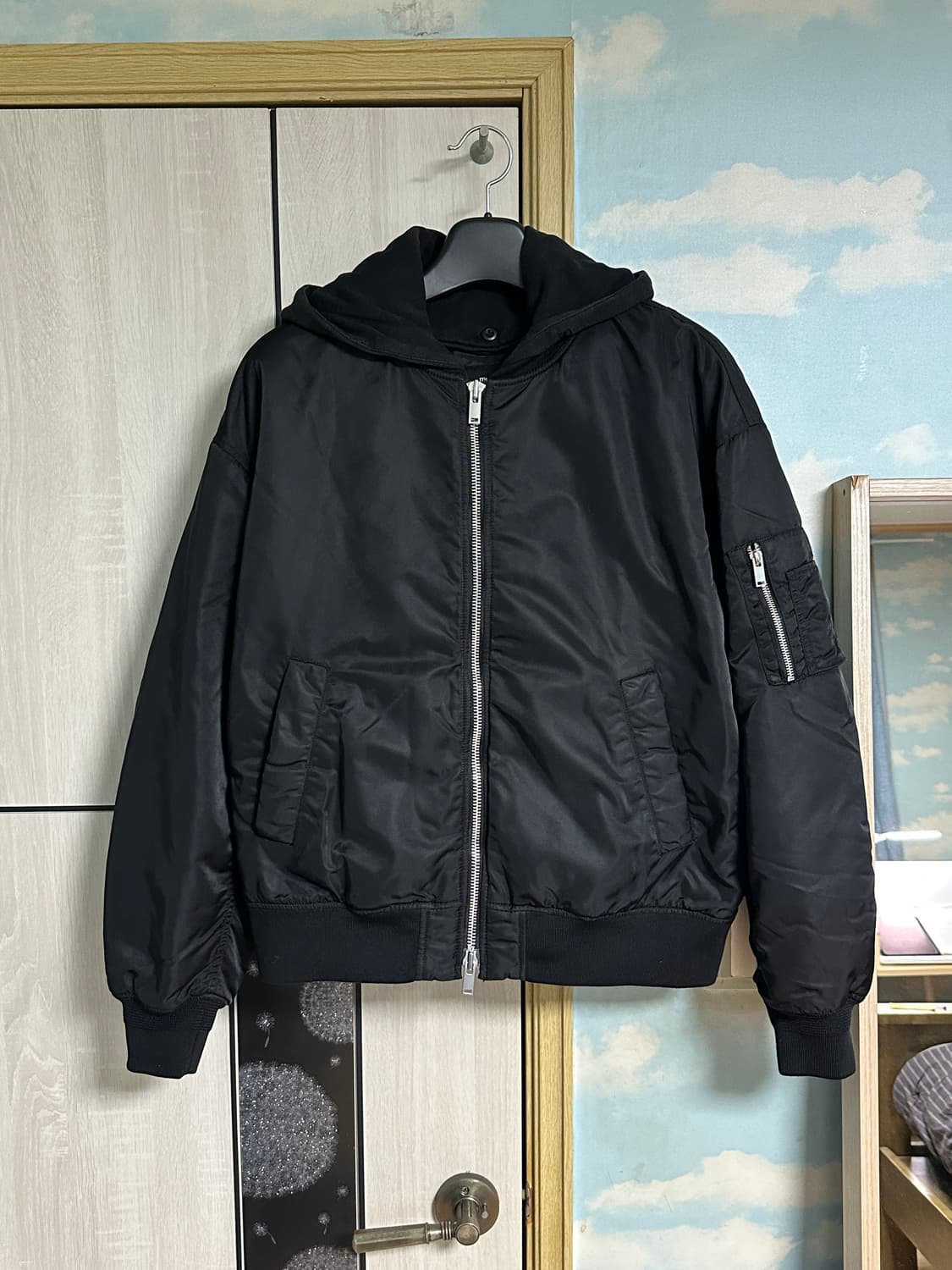 (L) 무탠다드 오버사이즈 디태처블 후드 MA-1 보머 재킷 [블랙] 상품이미지2