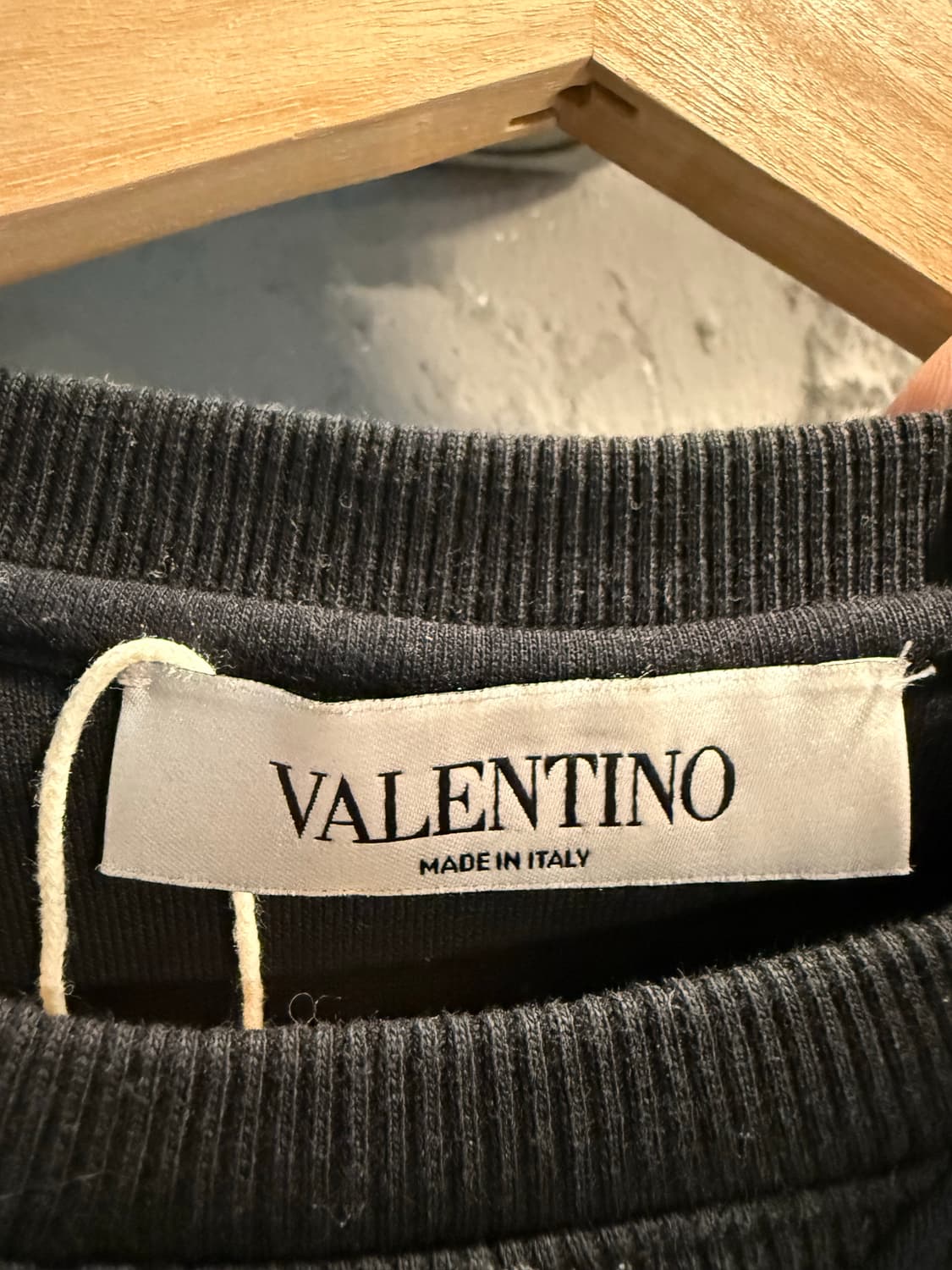 XS 발렌티노VALENTINO V로고 프린팅 스웻셔츠 블랙 상품이미지5