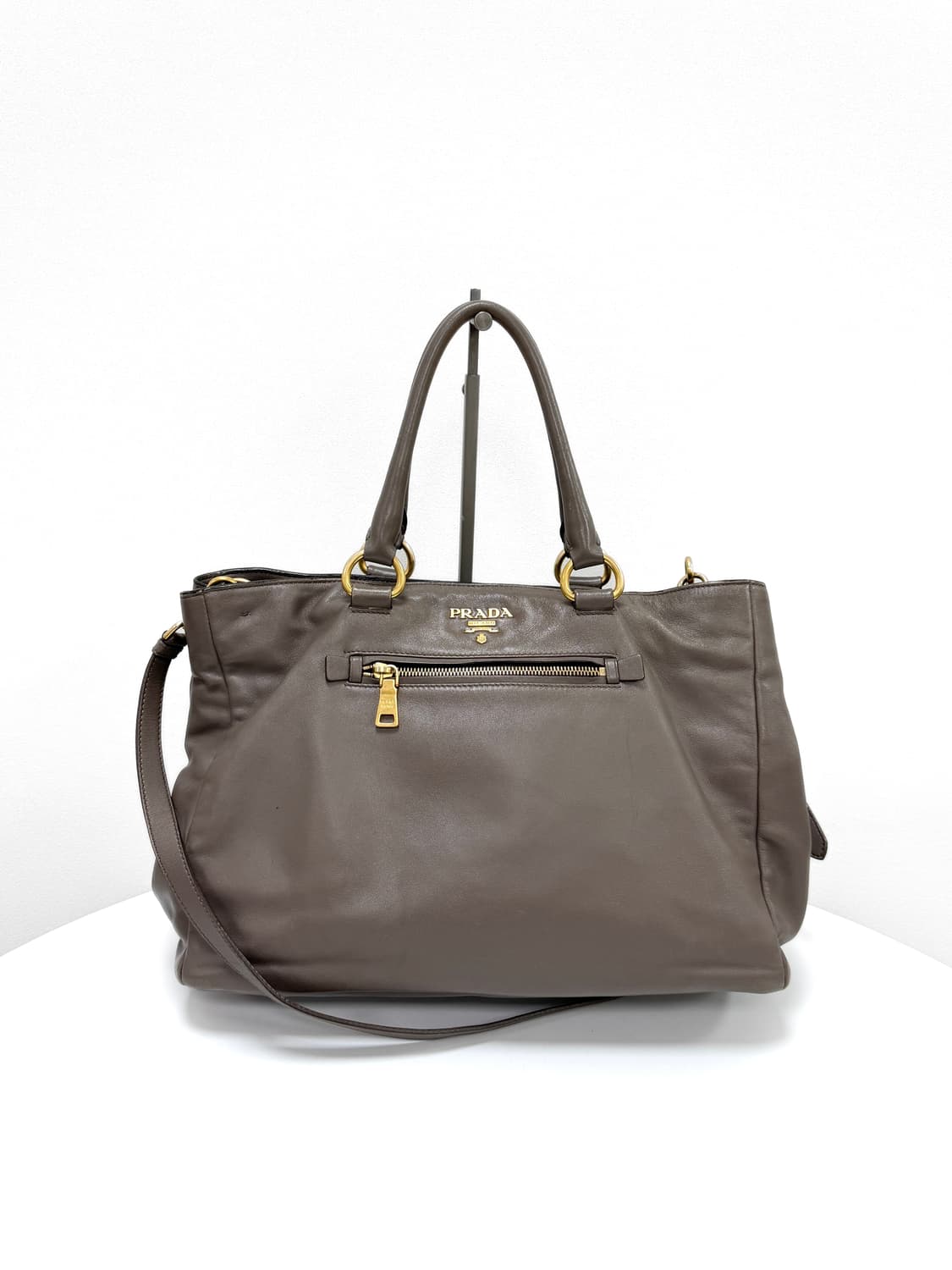 프라다 소프트 카프 레더 토트백 상품이미지1