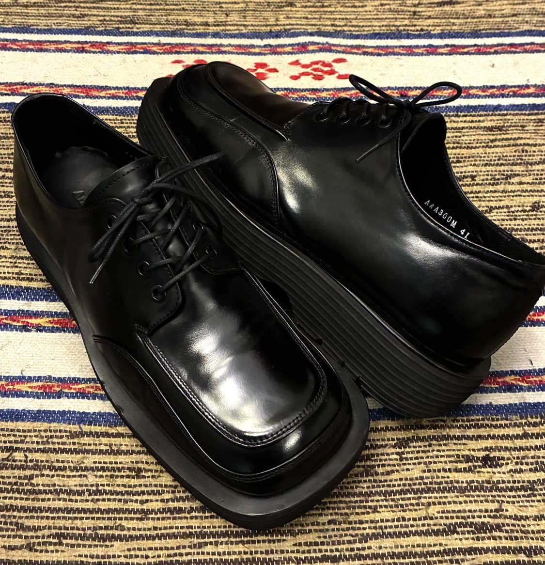 (41/260)앤더슨벨 스퀘어 마틴 더비슈즈 로퍼 블랙 상품이미지1