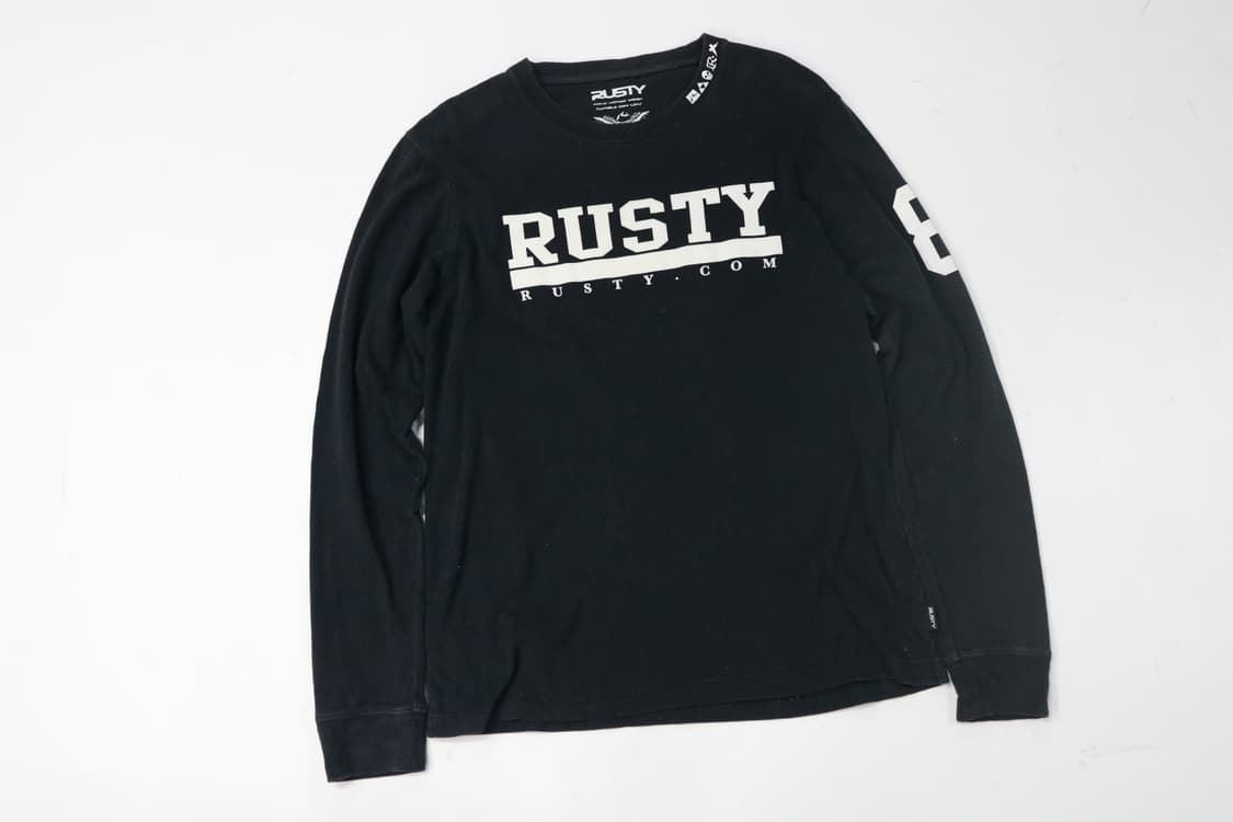 RUSTY 러스티 빈티지 스트리트 넥라인 락시크 프린팅 긴팔티셔츠 상품이미지2