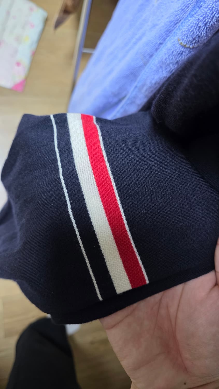 [3,새상품급]24ss 톰브라운 RWB 삼선 가디건 네이비 상품이미지4