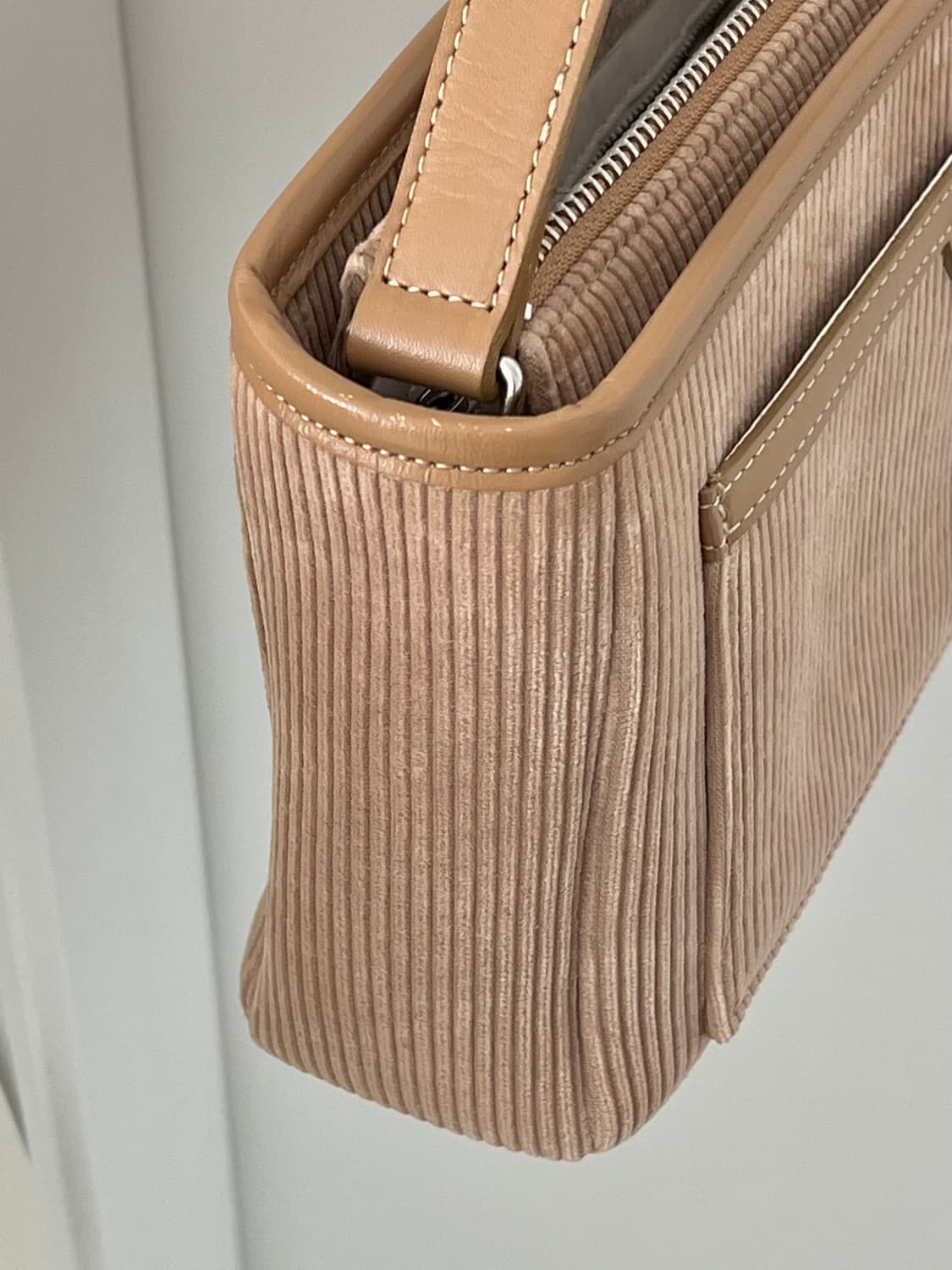 쿠레쥬 베이지 브라운 코듀로이 숄더백 꾸레쥬 상품이미지10