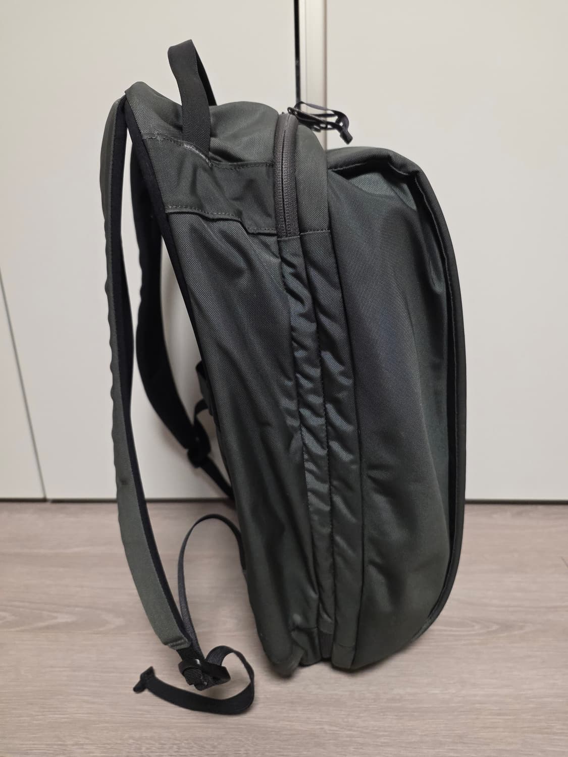 아크테릭스 블레이드 28 Grey 백팩 (Blade 28 Backpack 상품이미지2