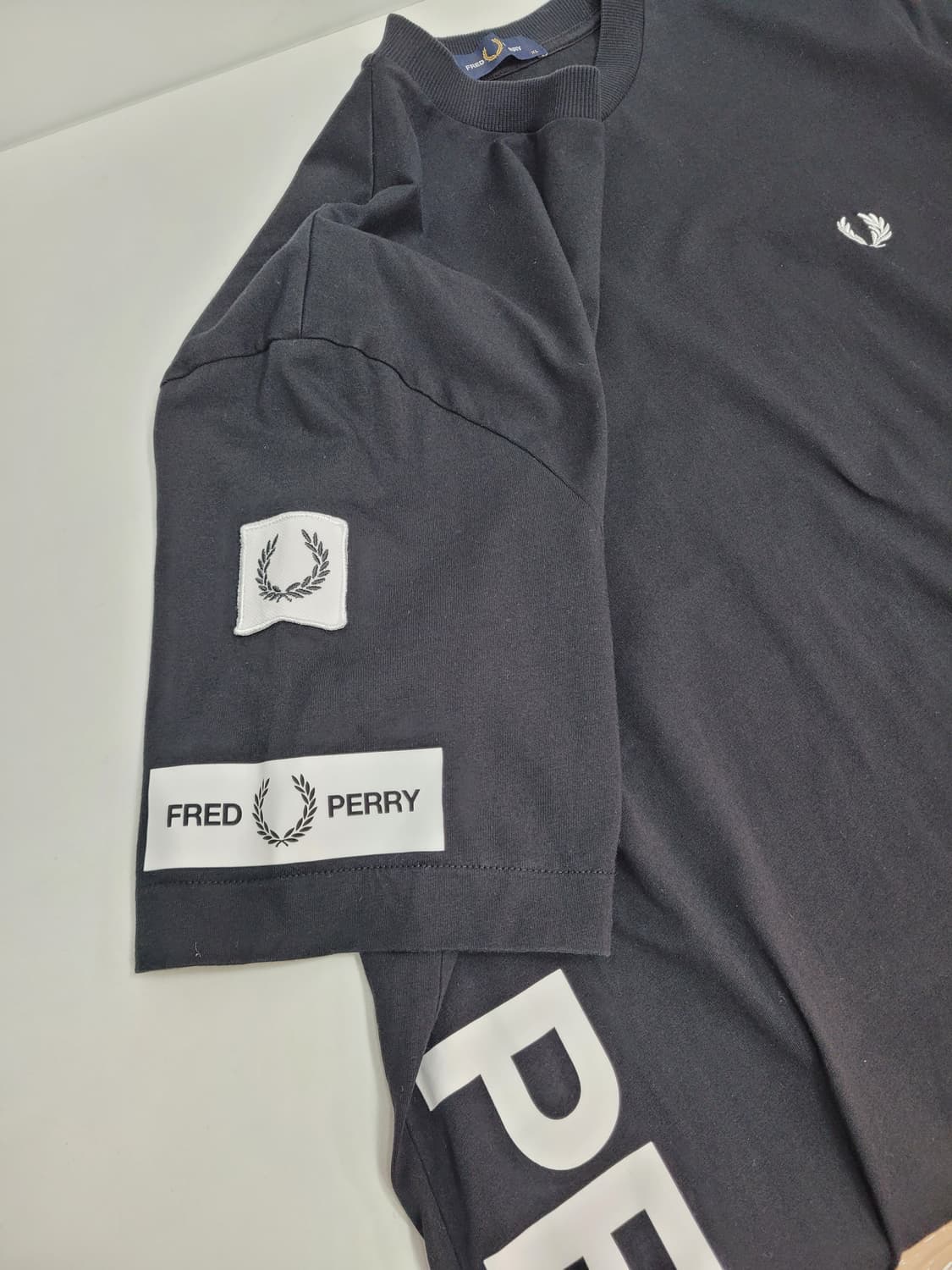 프레드페리 볼드 브랜딩 티셔츠 / 남 XL 블랙
 상품이미지6