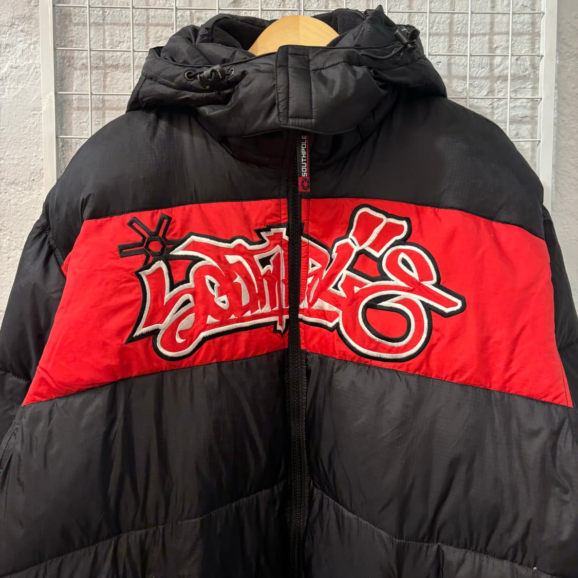 90s 사우스폴 올드스쿨 힙합 그래픽 블랙 패딩 자켓 XL 상품이미지3
