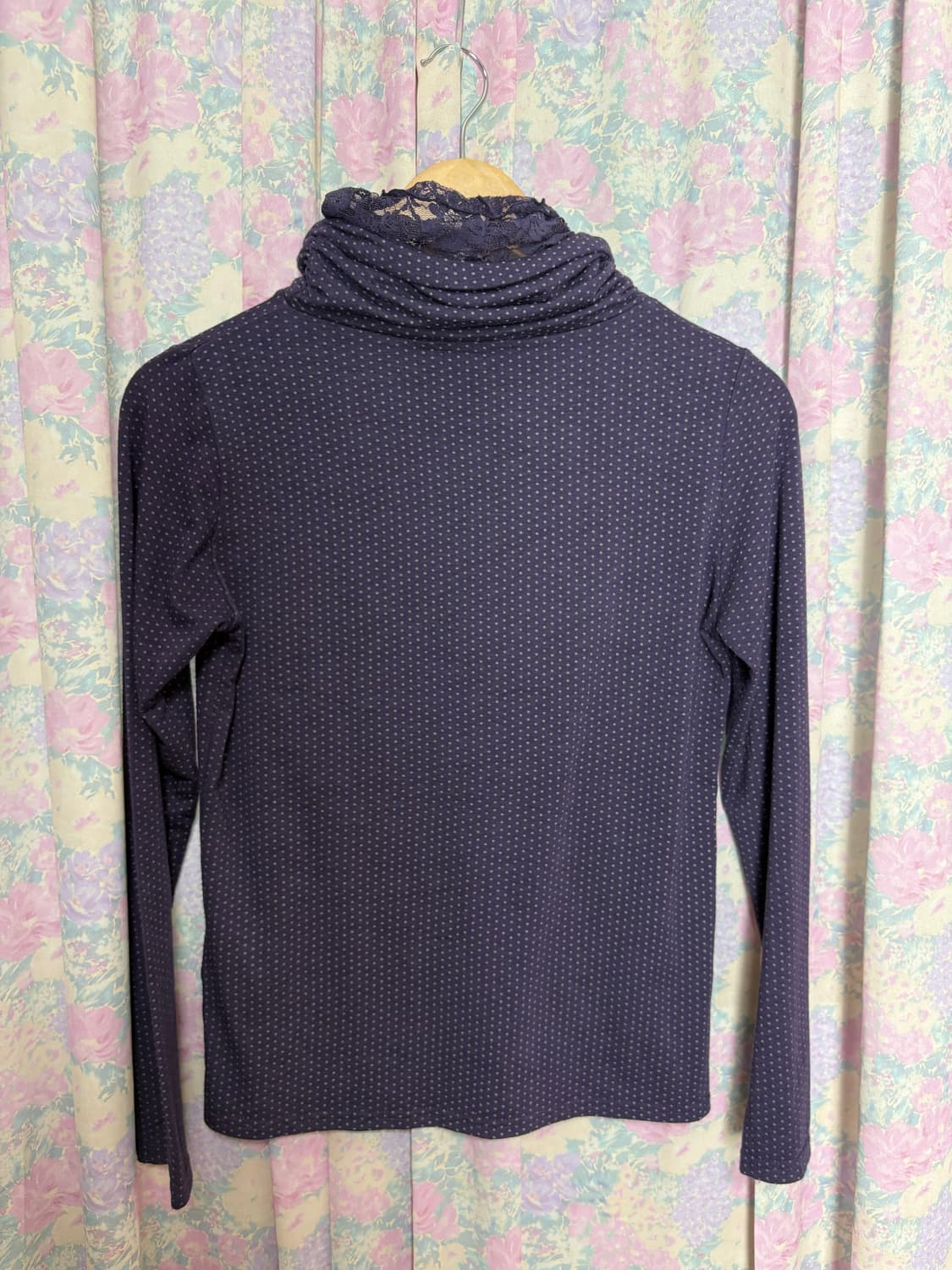 퍼플 도트 레이스 목폴라 티셔츠 상품이미지8