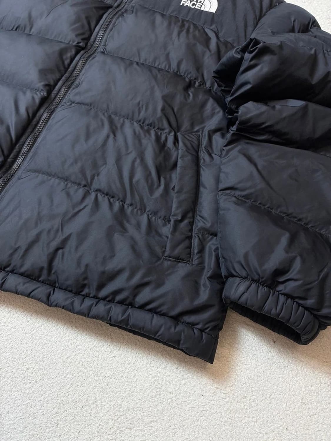 노스페이스 온볼 뉴퍼피 블랙 눕시 패딩 PN7839 상품이미지4
