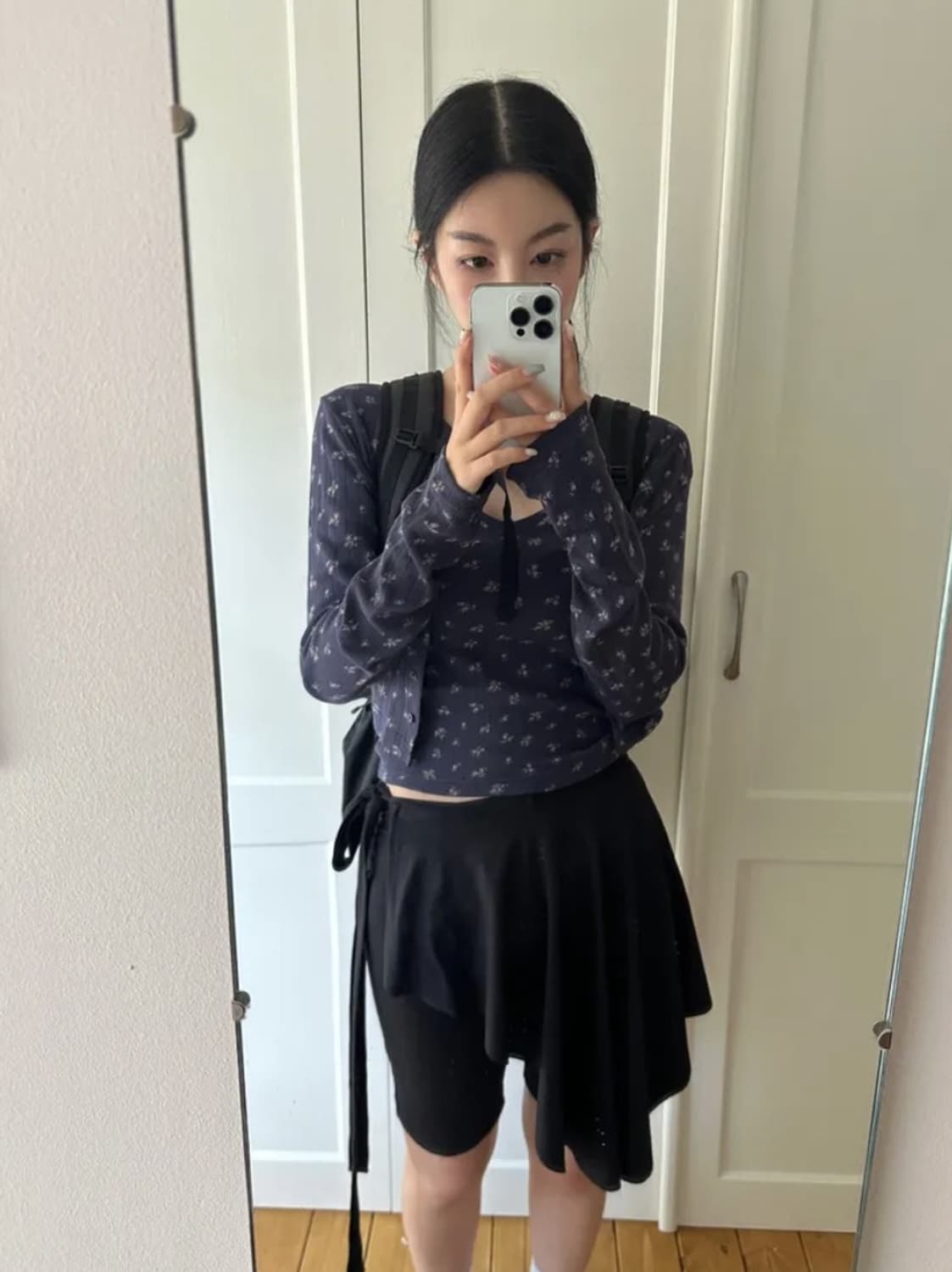 프롬뮤즈 플라워 펀칭 가디건 세트 네이비 상품이미지3