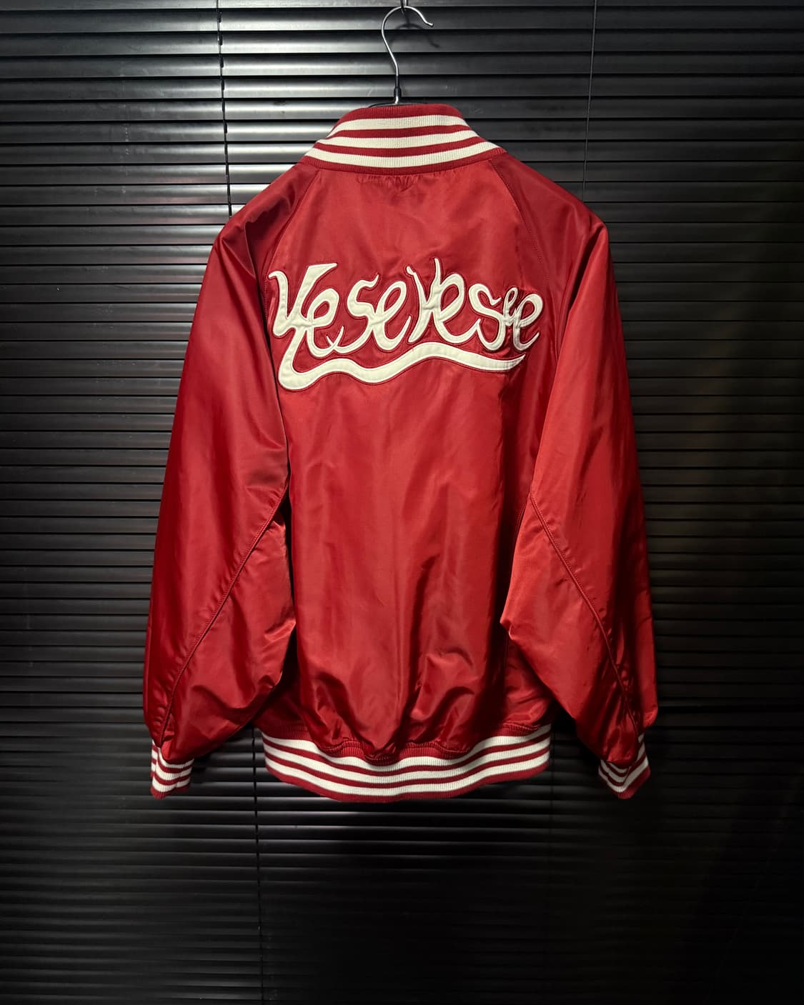 예스아이씨 yeseyesee 레드 버건디 하이넥 스타디움 야구 바시티점퍼 상품이미지7