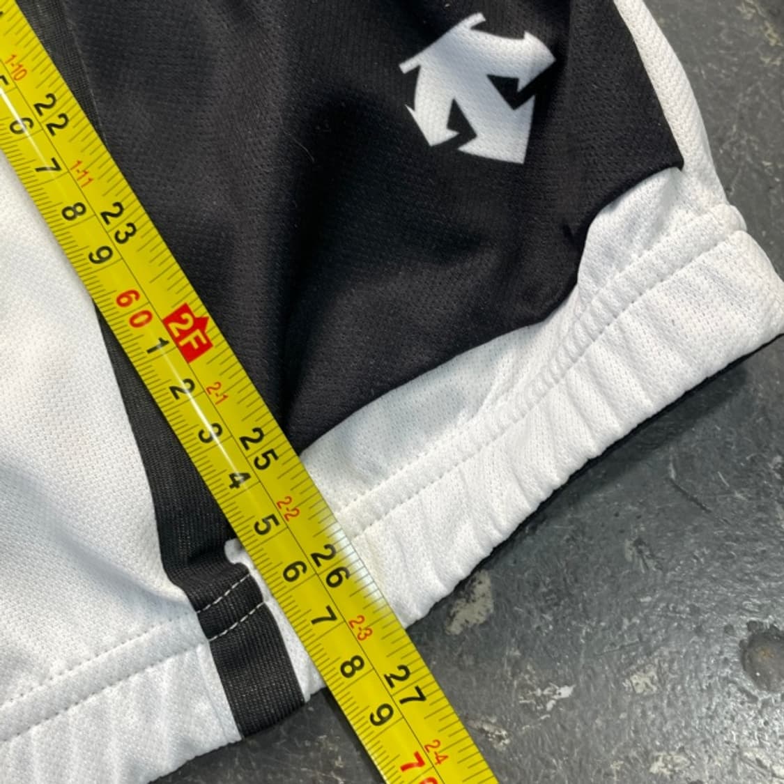 100 데상트 집업  상품이미지7