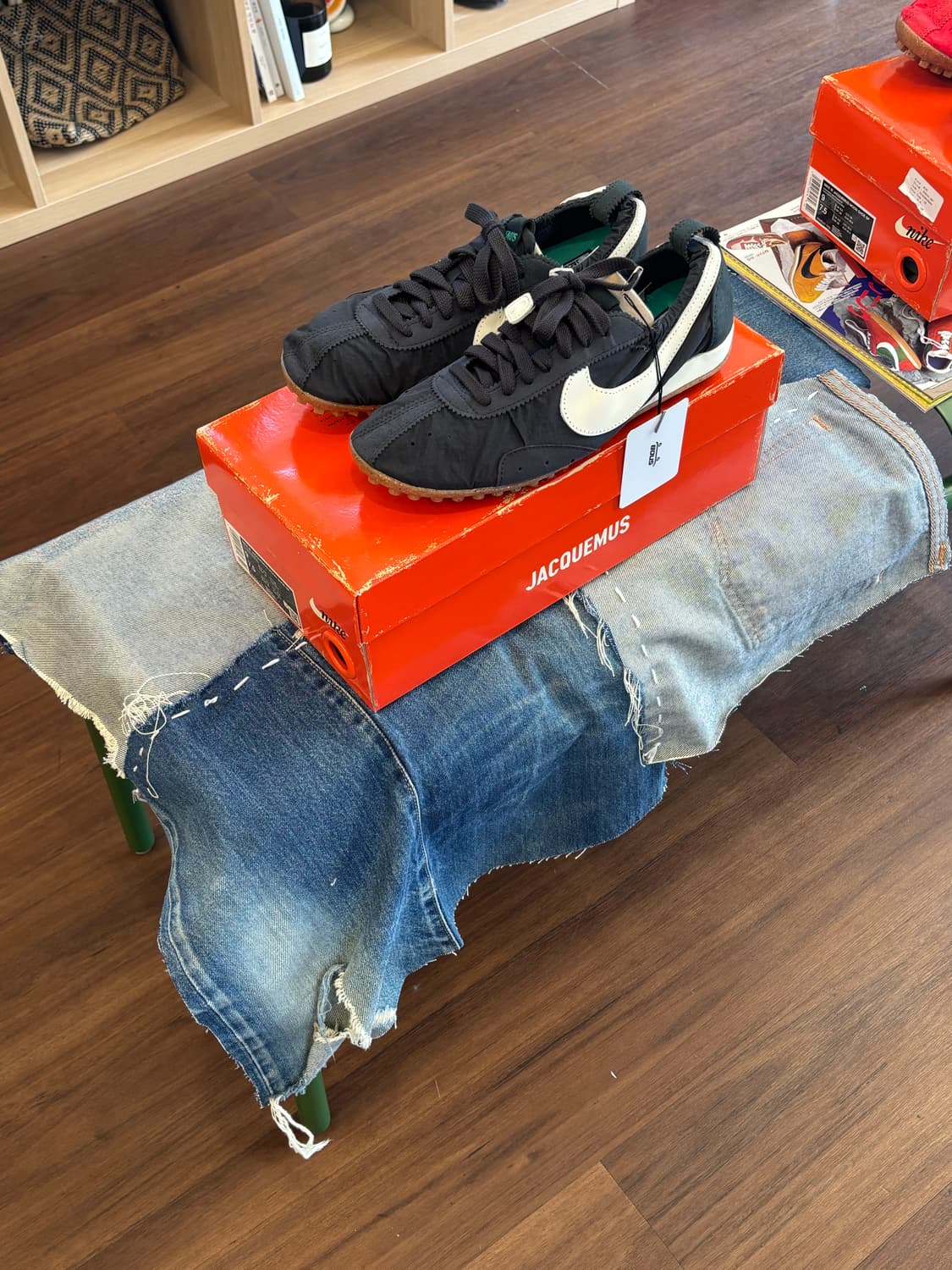 Jacquemus x nike “moonshoes” black 상품이미지1