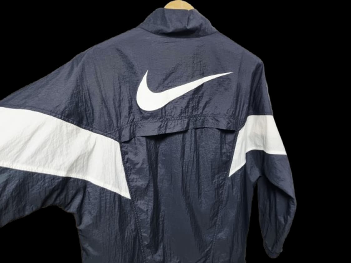 여성 정가13만 나이키 시그널 경량 윈드러너 바람막이 자켓 트레이닝복 상품이미지1