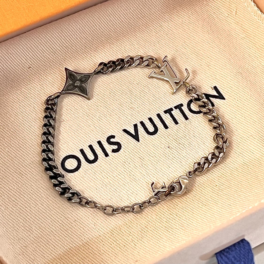 루이비통 인스팅트 팔찌 상품이미지1