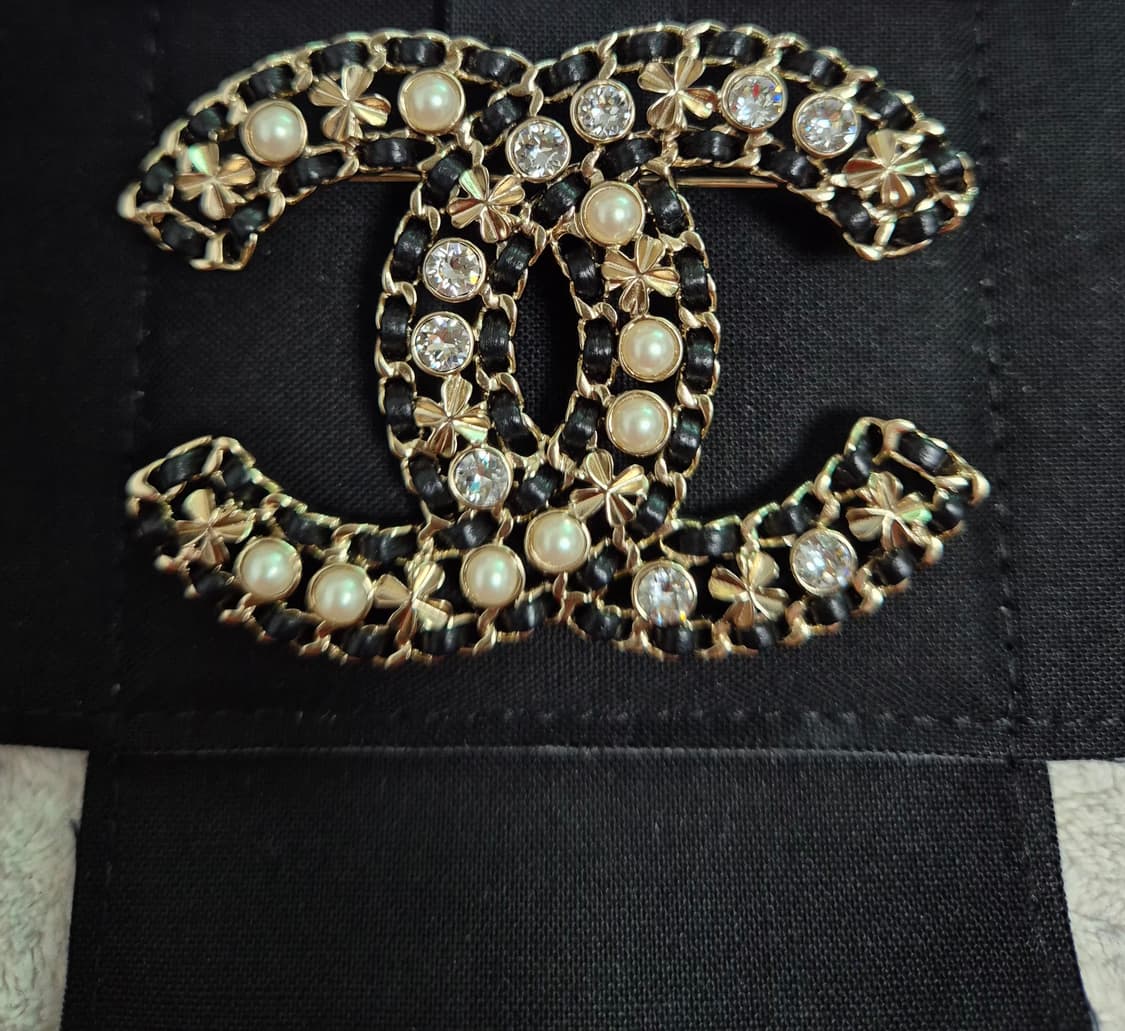 샤넬 CC로고 브로치 상품이미지2