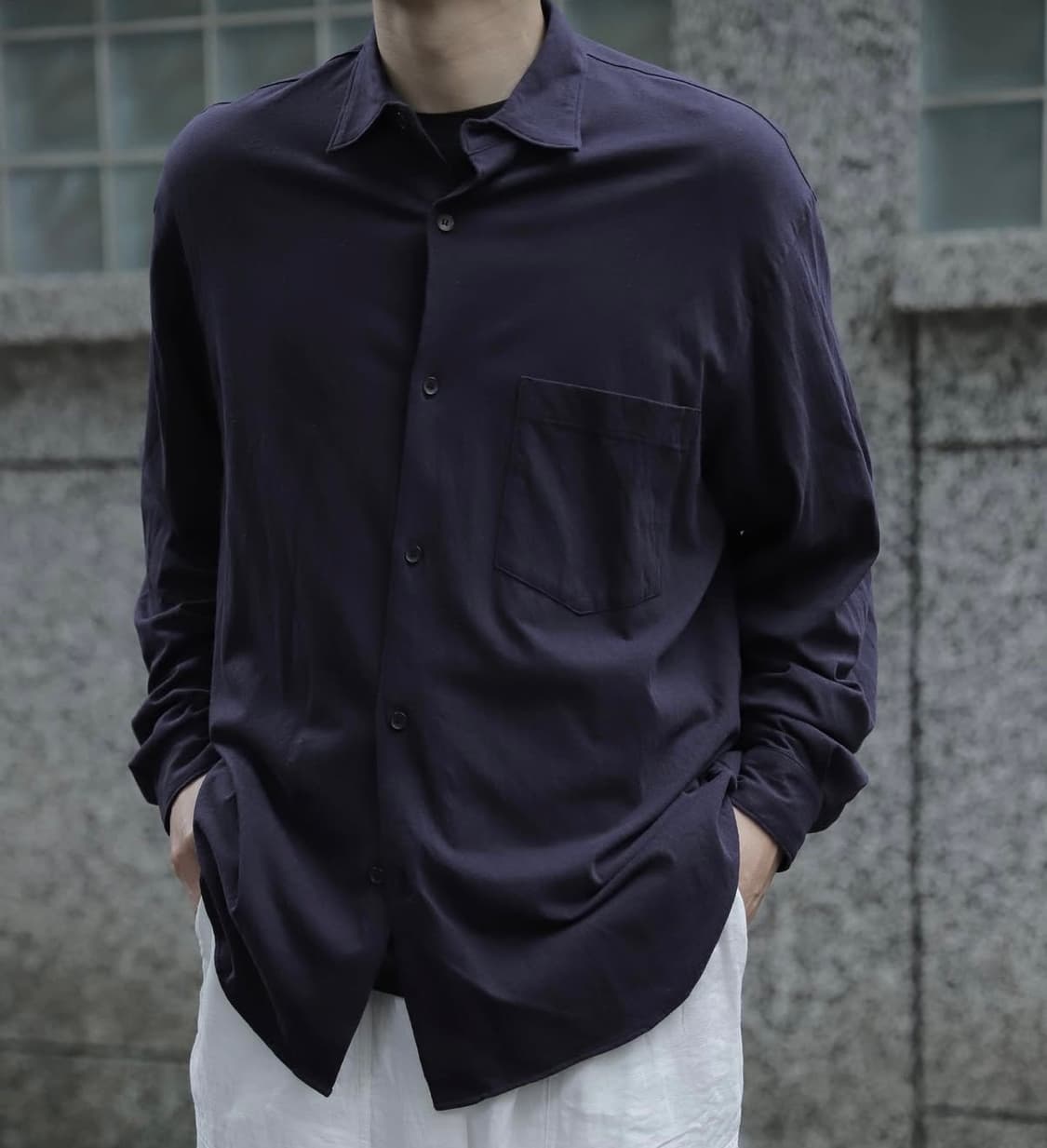 [3]코모리 24SS 네이비 코튼 저지 셔츠 상품이미지4