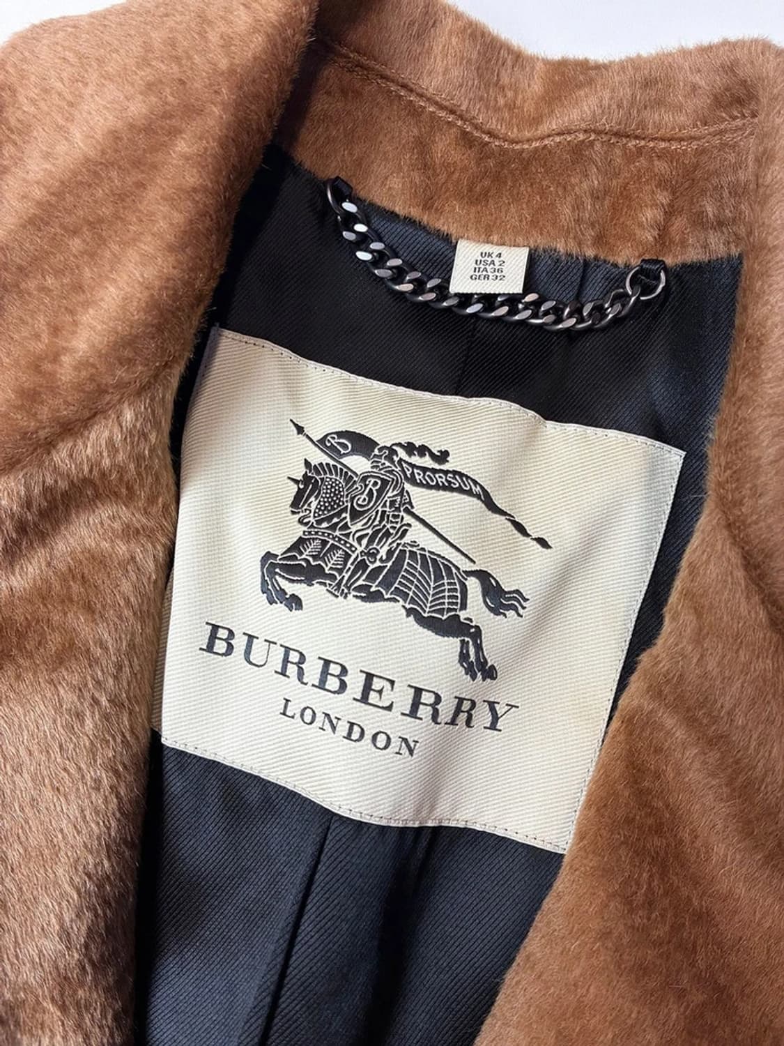 버버리 런던 라마 헤어 울 롱 코트 PN5419 상품이미지6