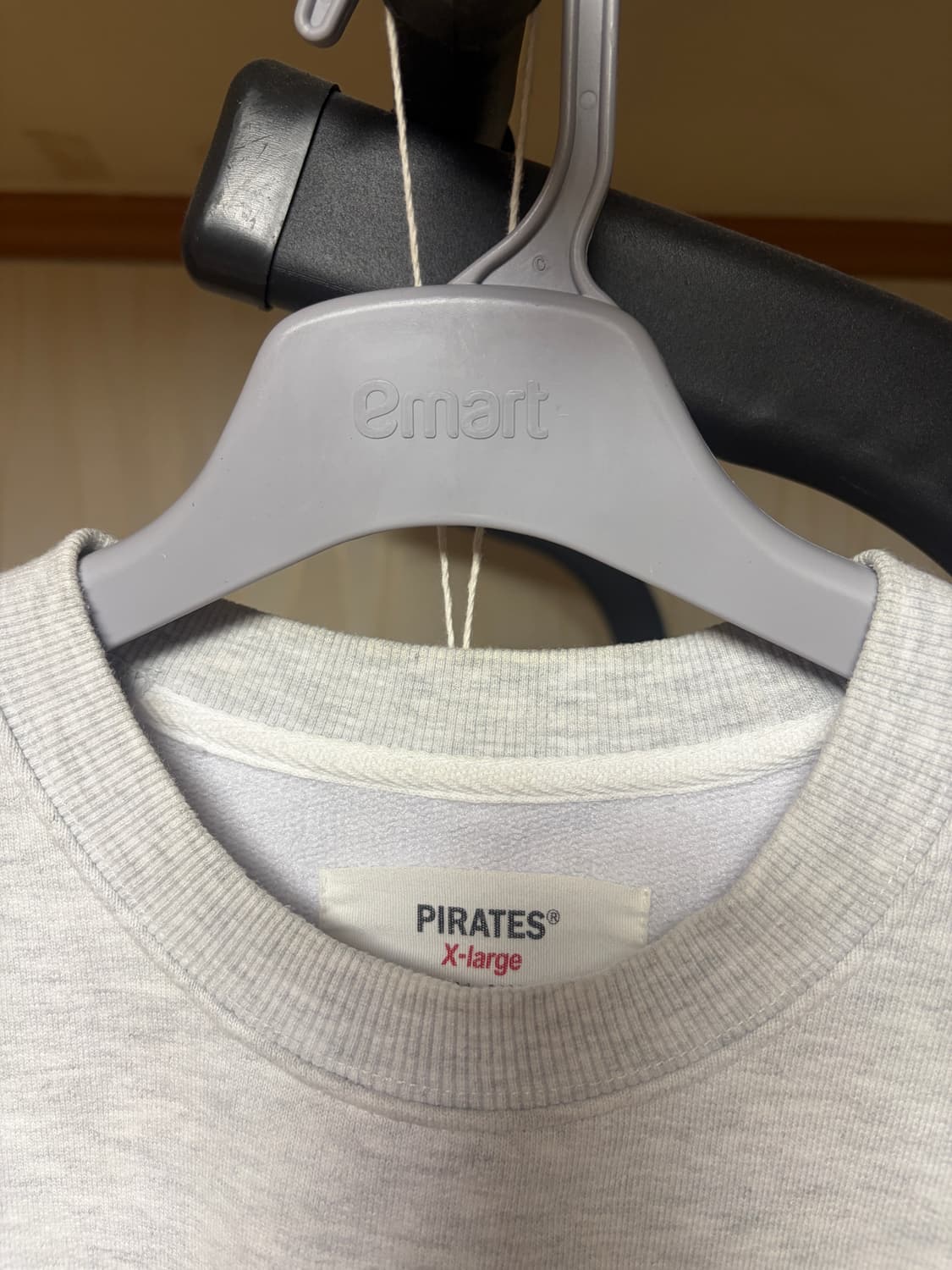 로맨틱 파이어리츠 맨투맨 XL 상품이미지2