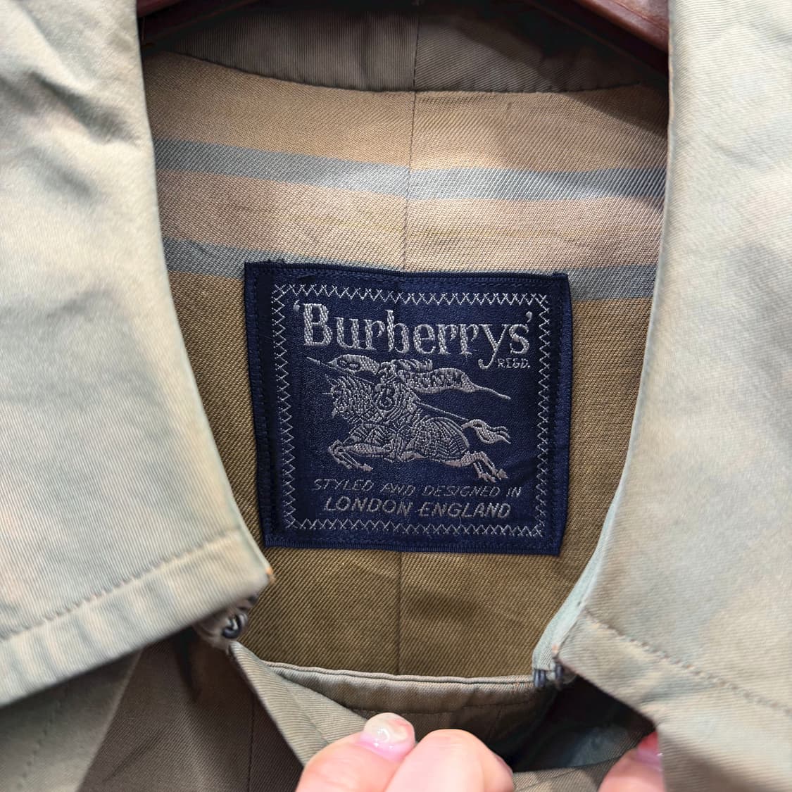 버버리 코튼 트렌치 코트 더블 브레스티드 벨트 견장 디테일 올리브 카키 상품이미지6