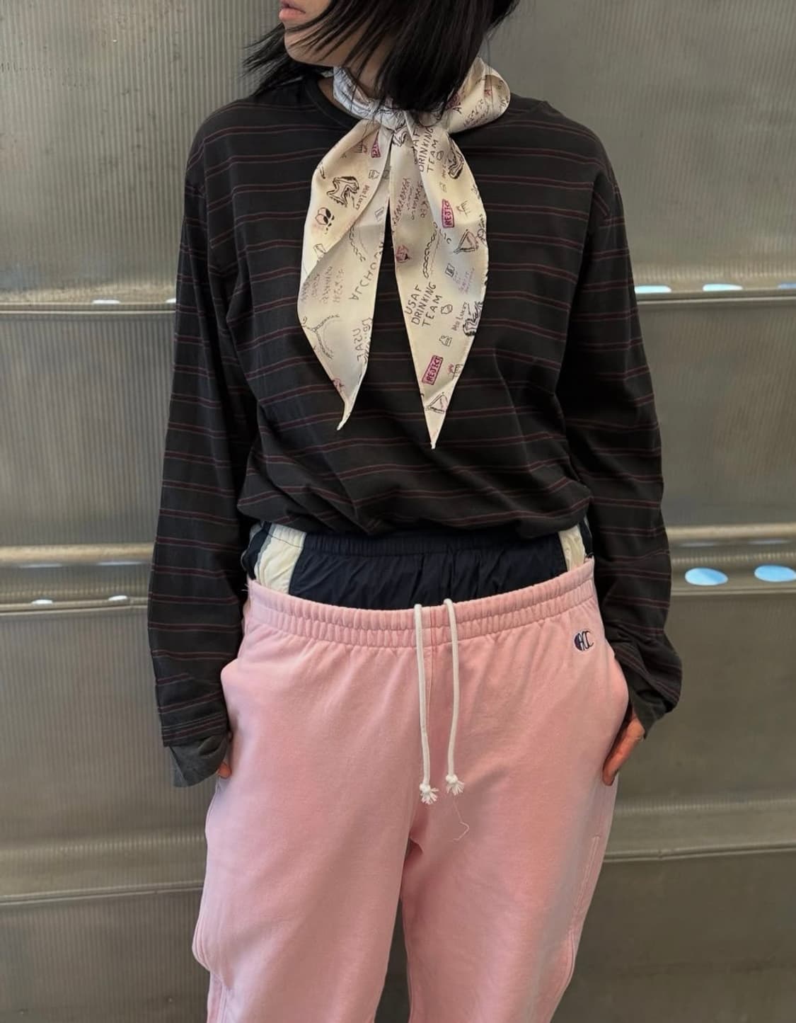 스탠드얼론 레이어드 햄 스트라이프 롱 슬리브 버건디 상품이미지2