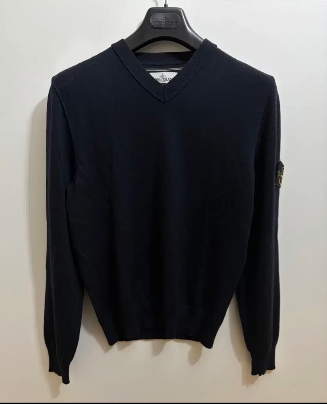 스톤아일랜드 v넥 니트 다크네이비 상품이미지1