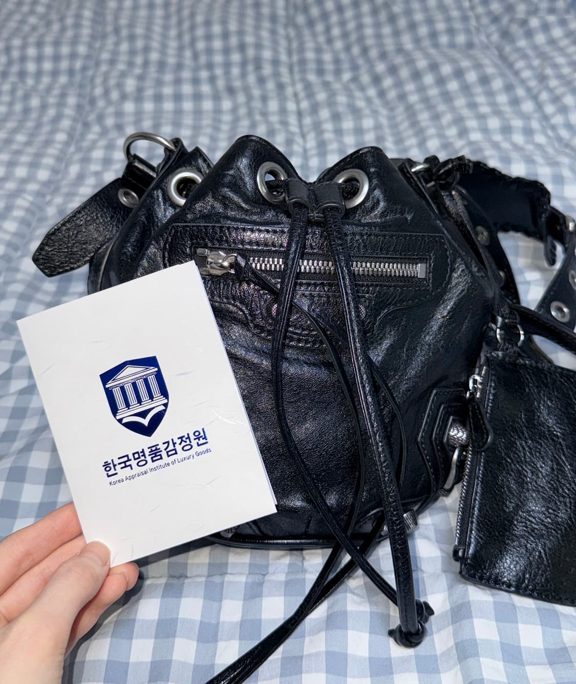 발렌시아가 르카골 버킷백 xs 블랙 상품이미지9