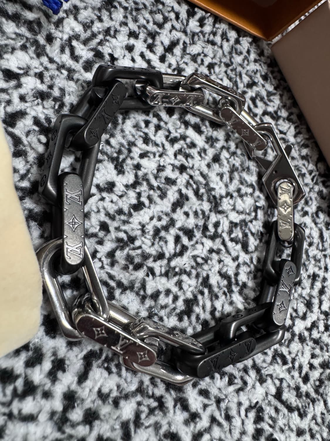 루이비통 버질아블로 체인 팔찌 블랙실버 L사이즈 상품이미지2