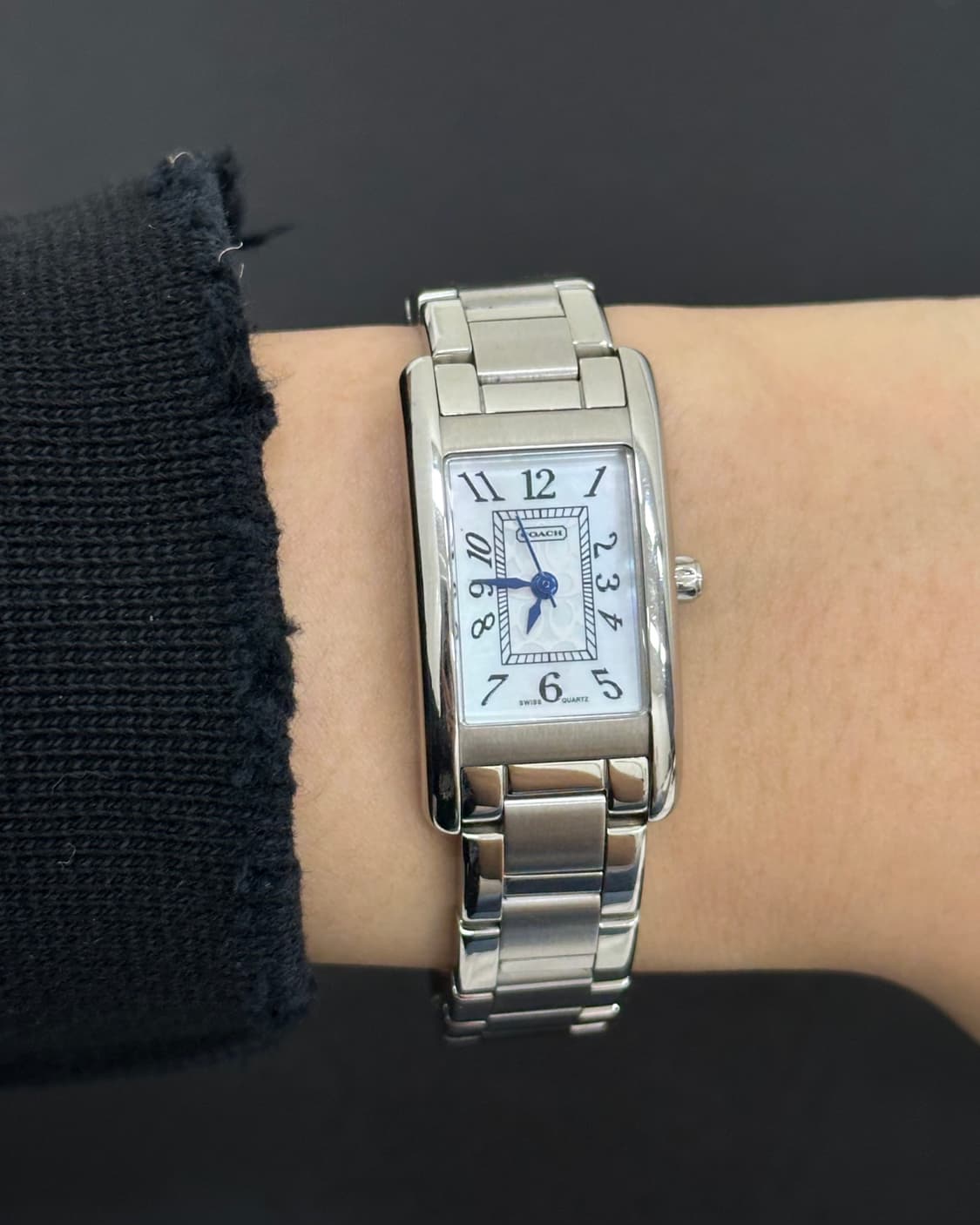코치 자개 다이얼 렉탱귤러 쿼츠 시계 상품이미지9