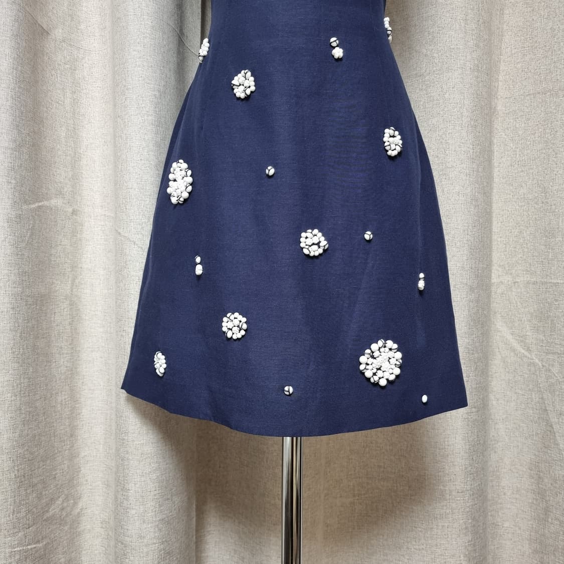 시슬리 Sisley 비즈장식 린넨혼방 슬리브리스 원피스 (44) 새상품 상품이미지5