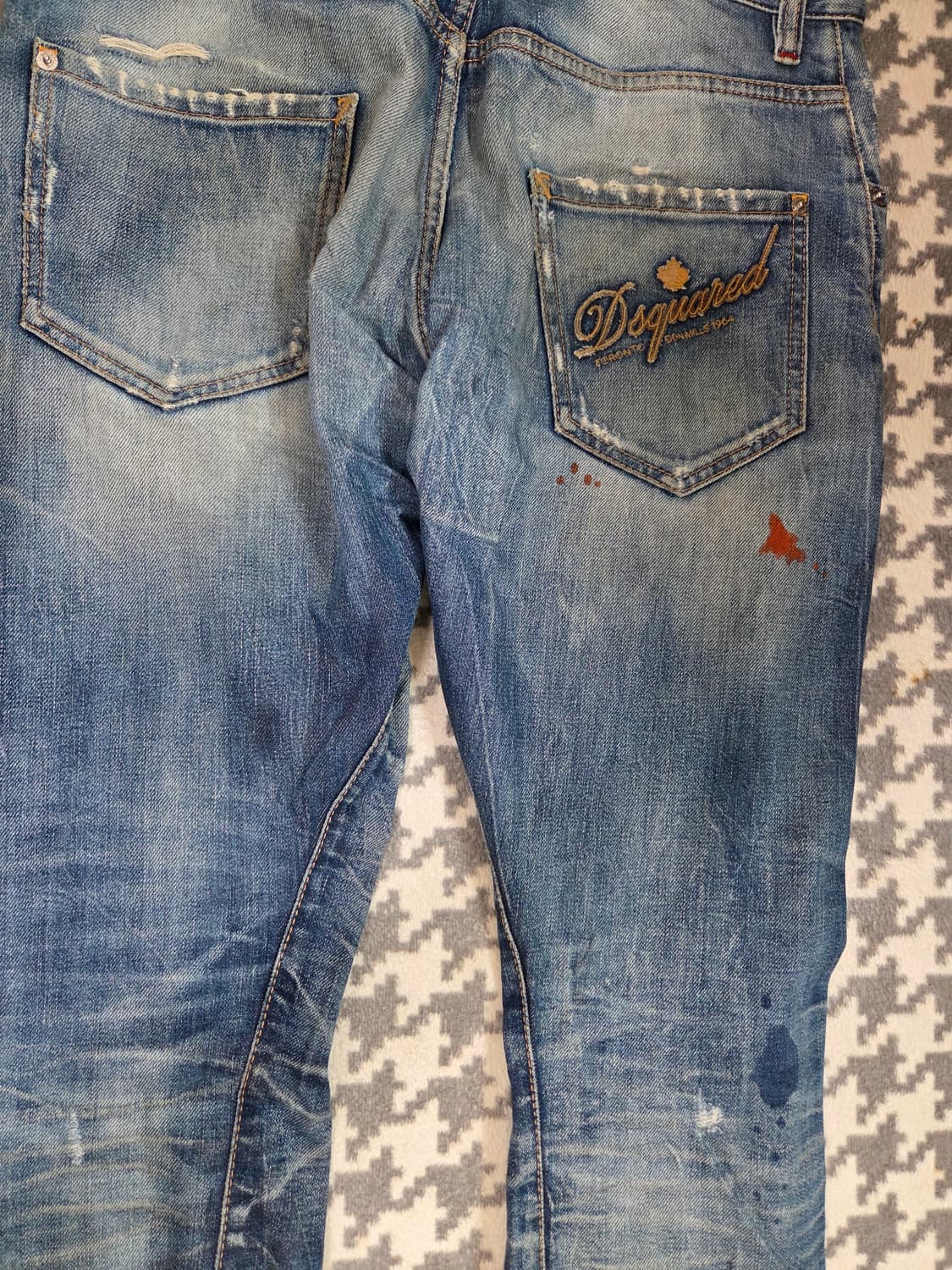 디스퀘어드2 ​모델명: S74LA0333 (2011년 시즌 제품)
​핏( 상품이미지5