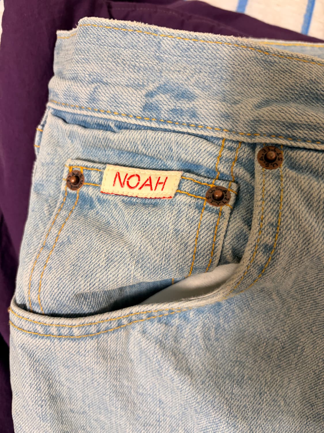 노아 플리츠 진 라이트 워시 상품이미지1