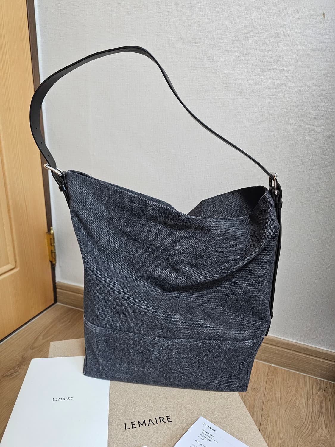 제니 착용 제품 신상 명품 르메르 벨트백 팔아요 belted 토트백 코튼 상품이미지2