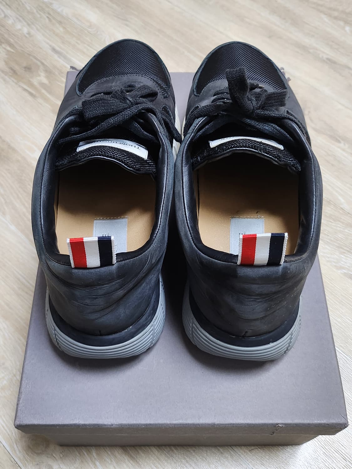 톰브라운 스니커즈 EU43 사이즈 상품이미지1