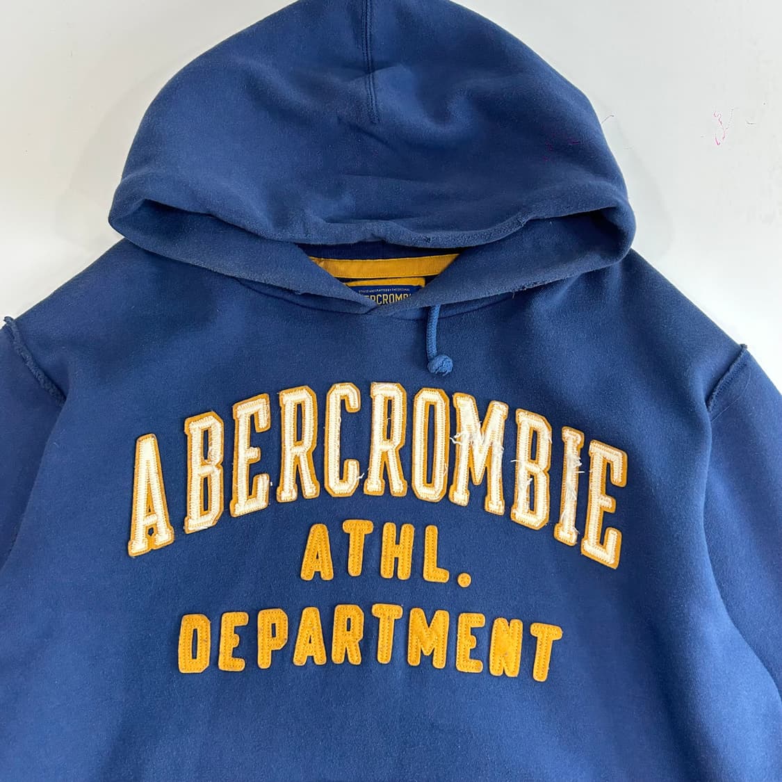 Abercrombie 아베크롬비 옐로우 스펠아웃 딥블루 후드티 상품이미지4