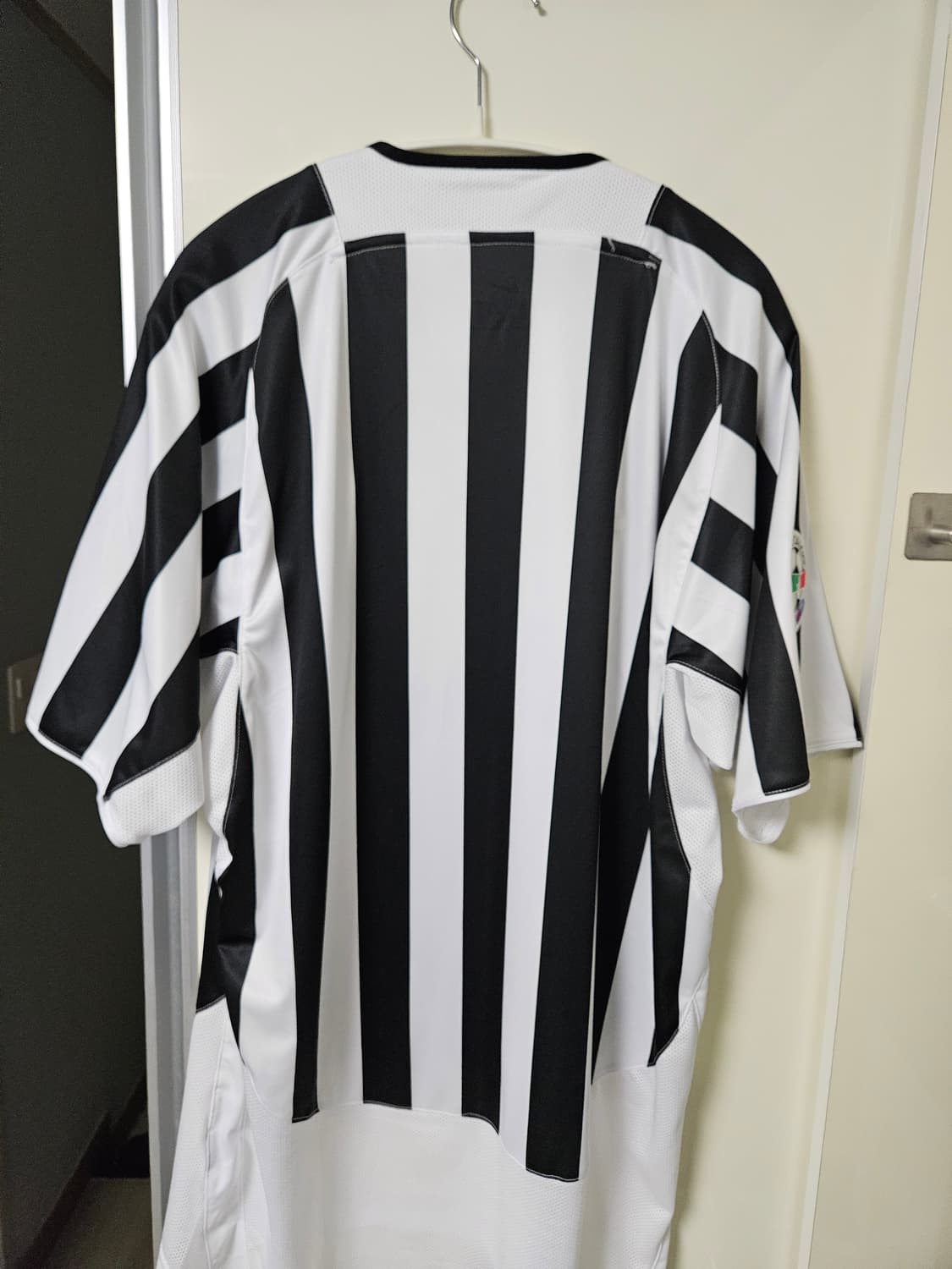 03-04 유벤투스 홈 노마킹 풀패치 상품이미지2