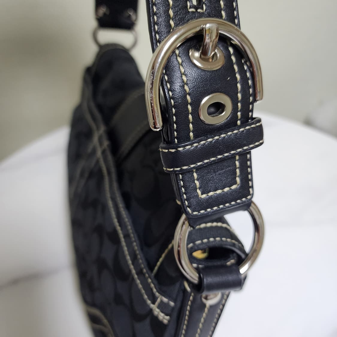 코치 버클 숄더백 상품이미지10