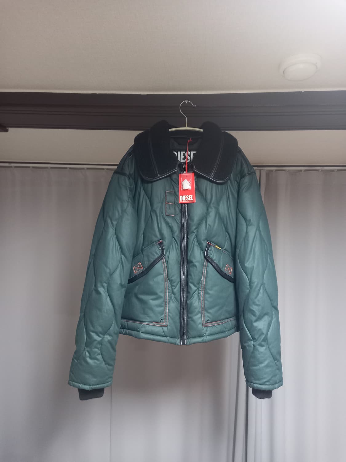 디젤 패트리트 콘트라스트 패디드 자켓 상품이미지2