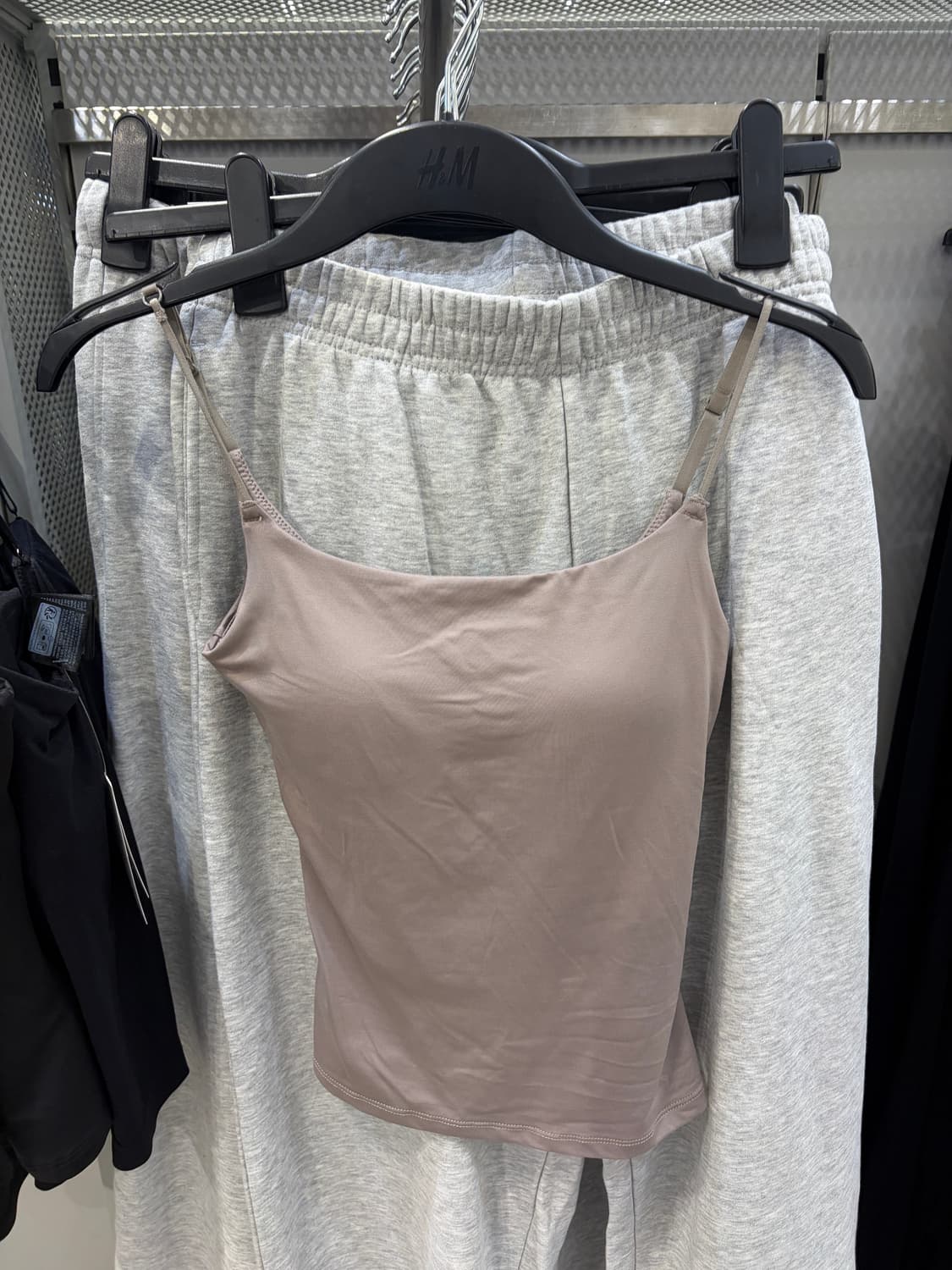 H&M cooolmax 캡내장 나시 상품이미지2