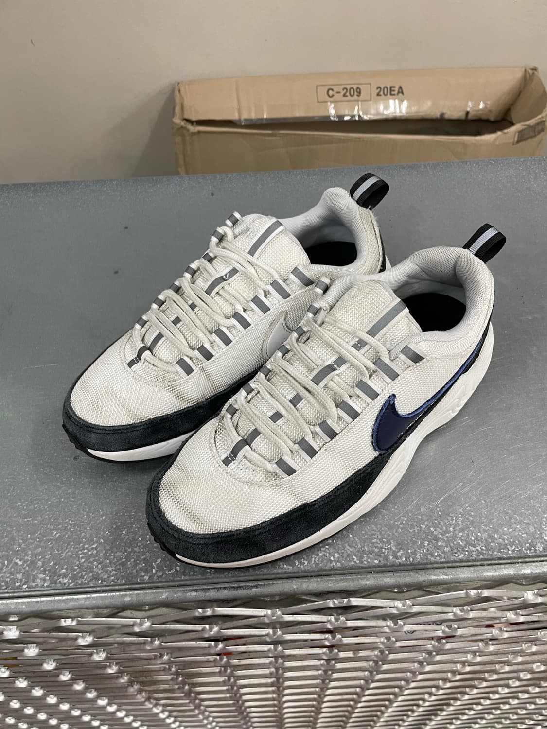 나이키 x 프라그먼트 스피리돈 화이트 240 상품이미지2