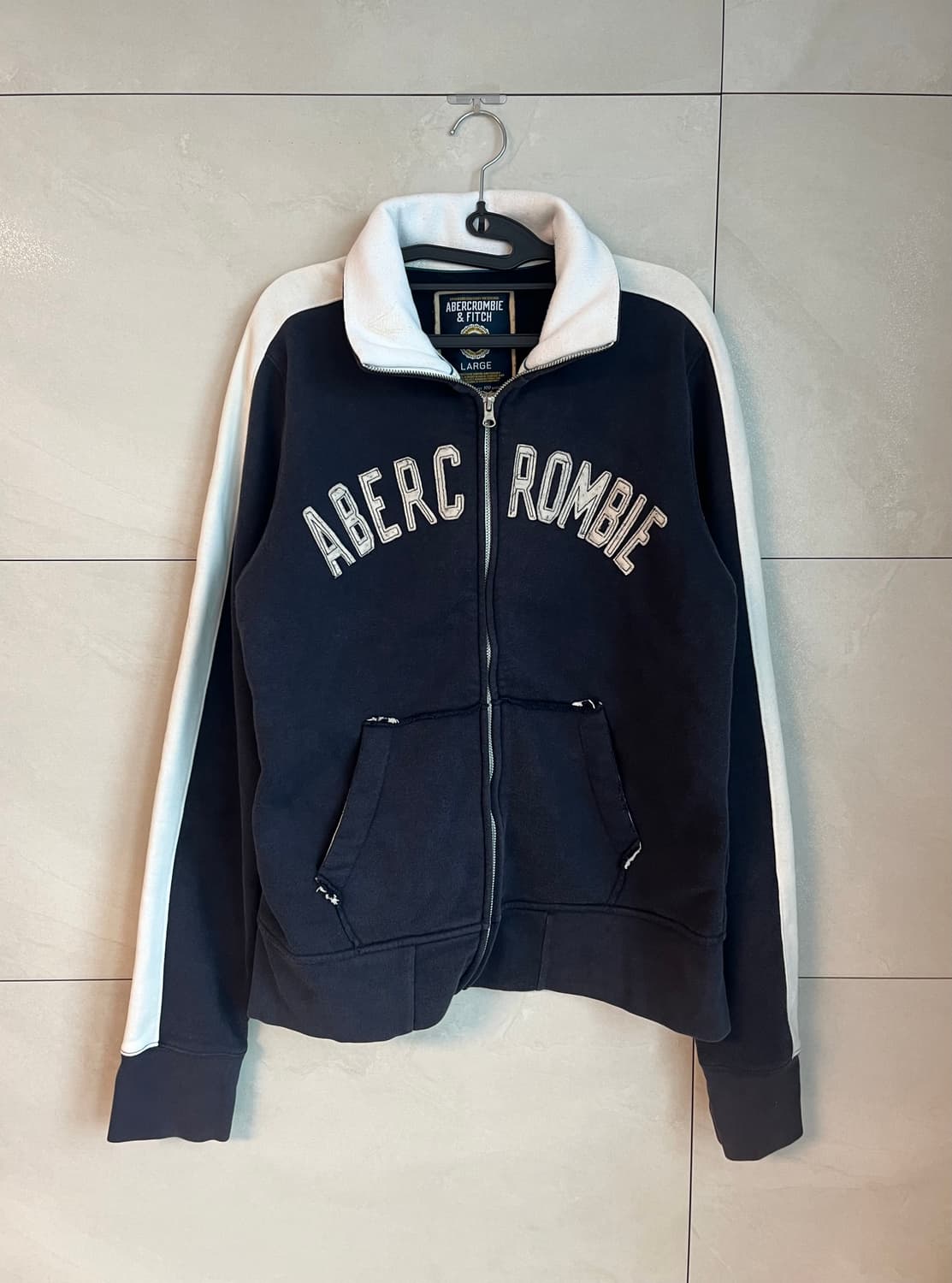 아베크롬비 네이비 화이트 집업 (L size) 상품이미지1
