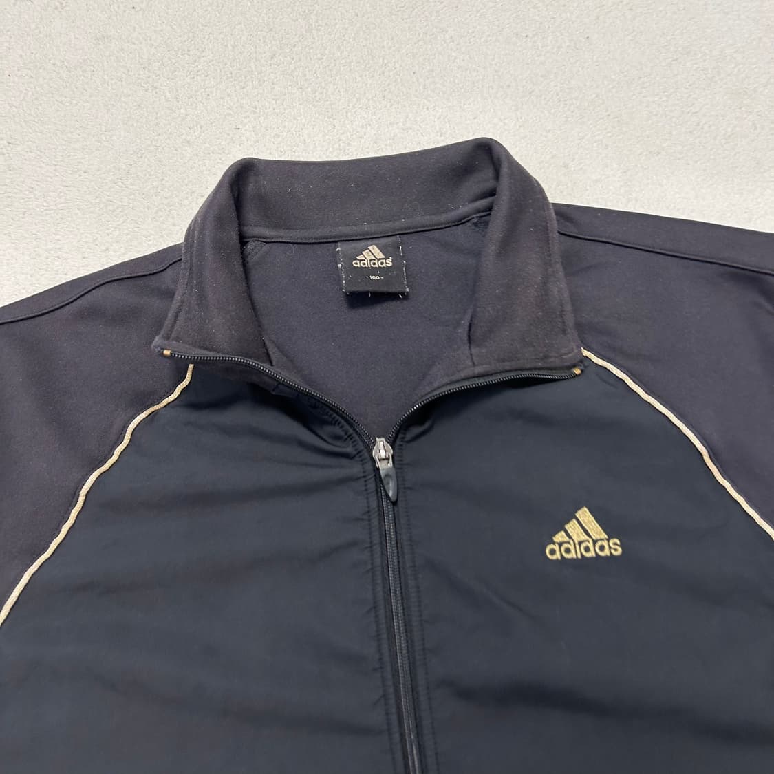 Adidas black & gold jersey 상품이미지5