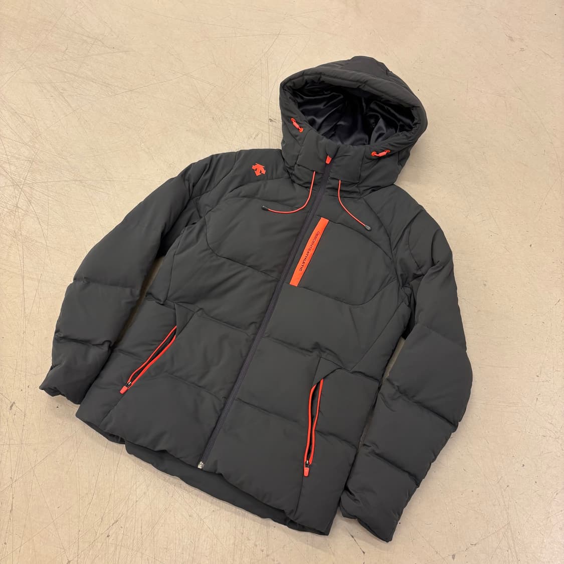 데상트 스키 덕다운 패딩 상품이미지1