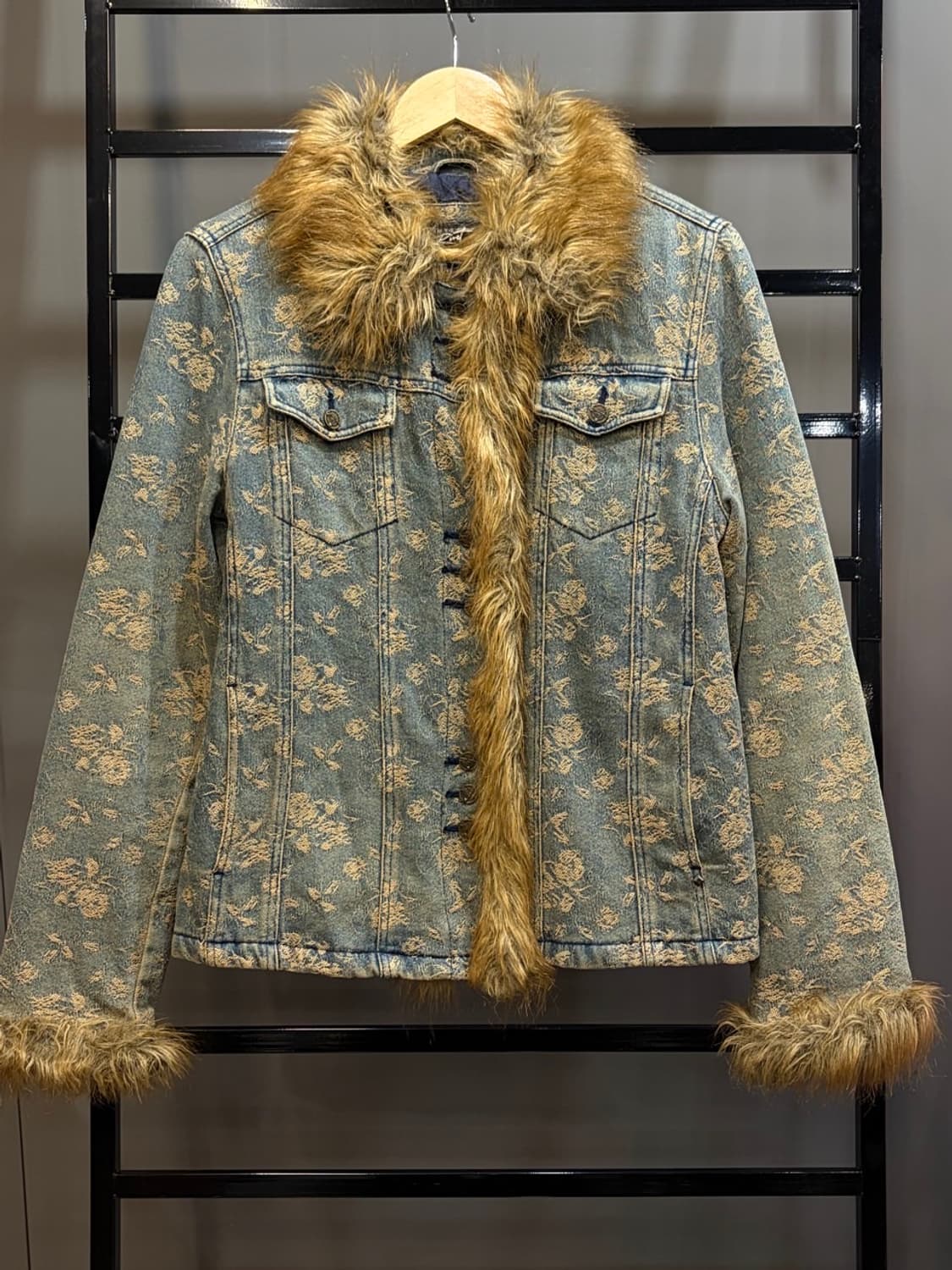 (L) 블랫리벳 빈티지 디테일 퍼 데님 자켓 7.5  상품이미지1