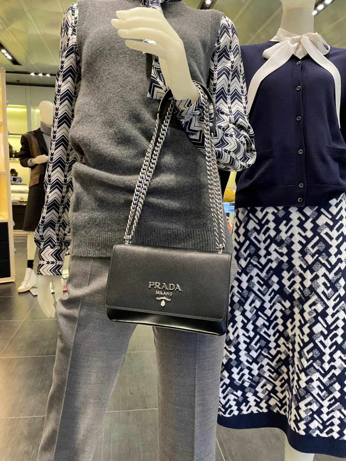PRADA 프라다 정품 사피아노 카프스킨 은장 체인백 숄더백 크로스백 상품이미지10
