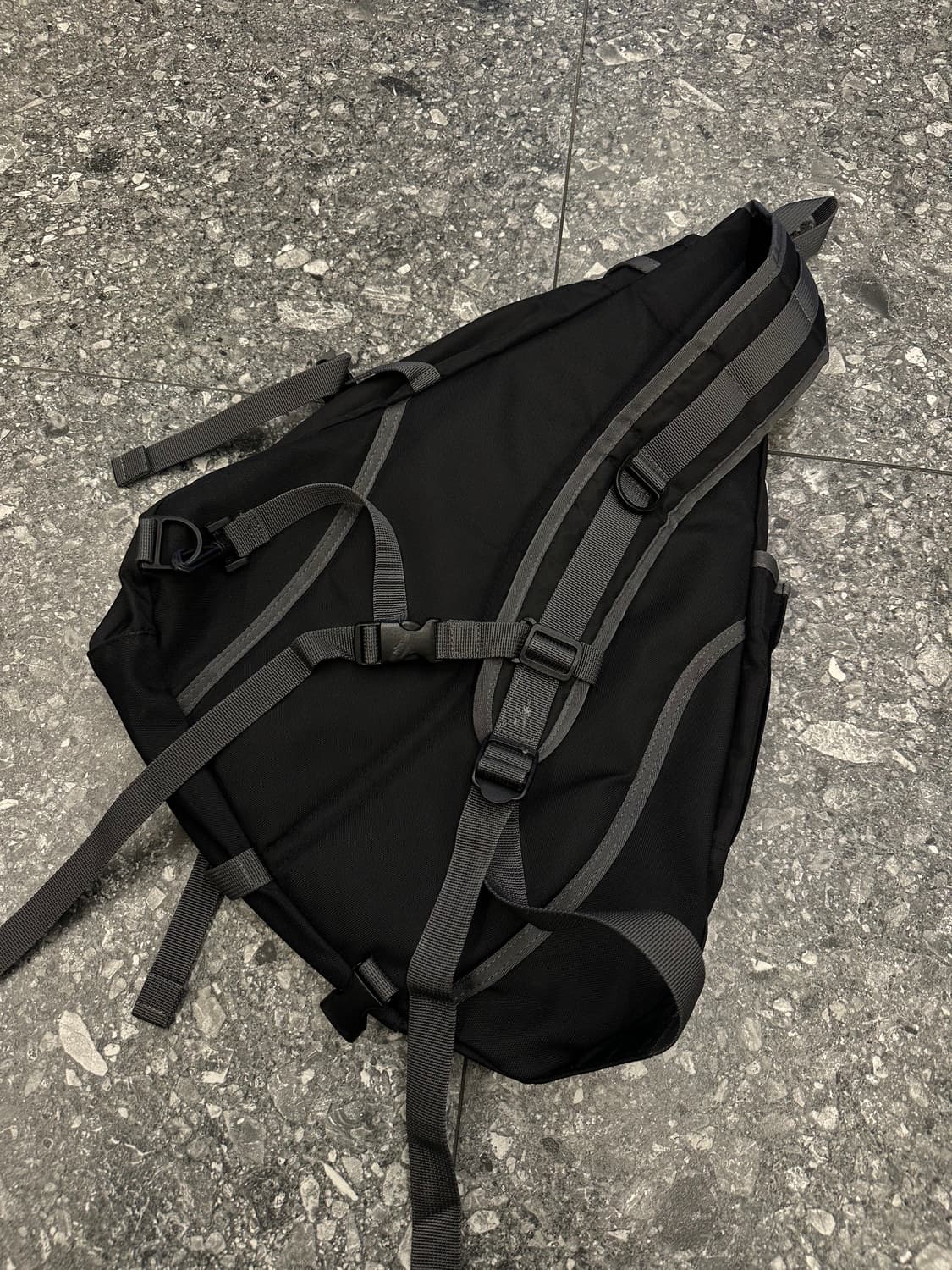 나이스고스트클럽 슬링백 처분  상품이미지3