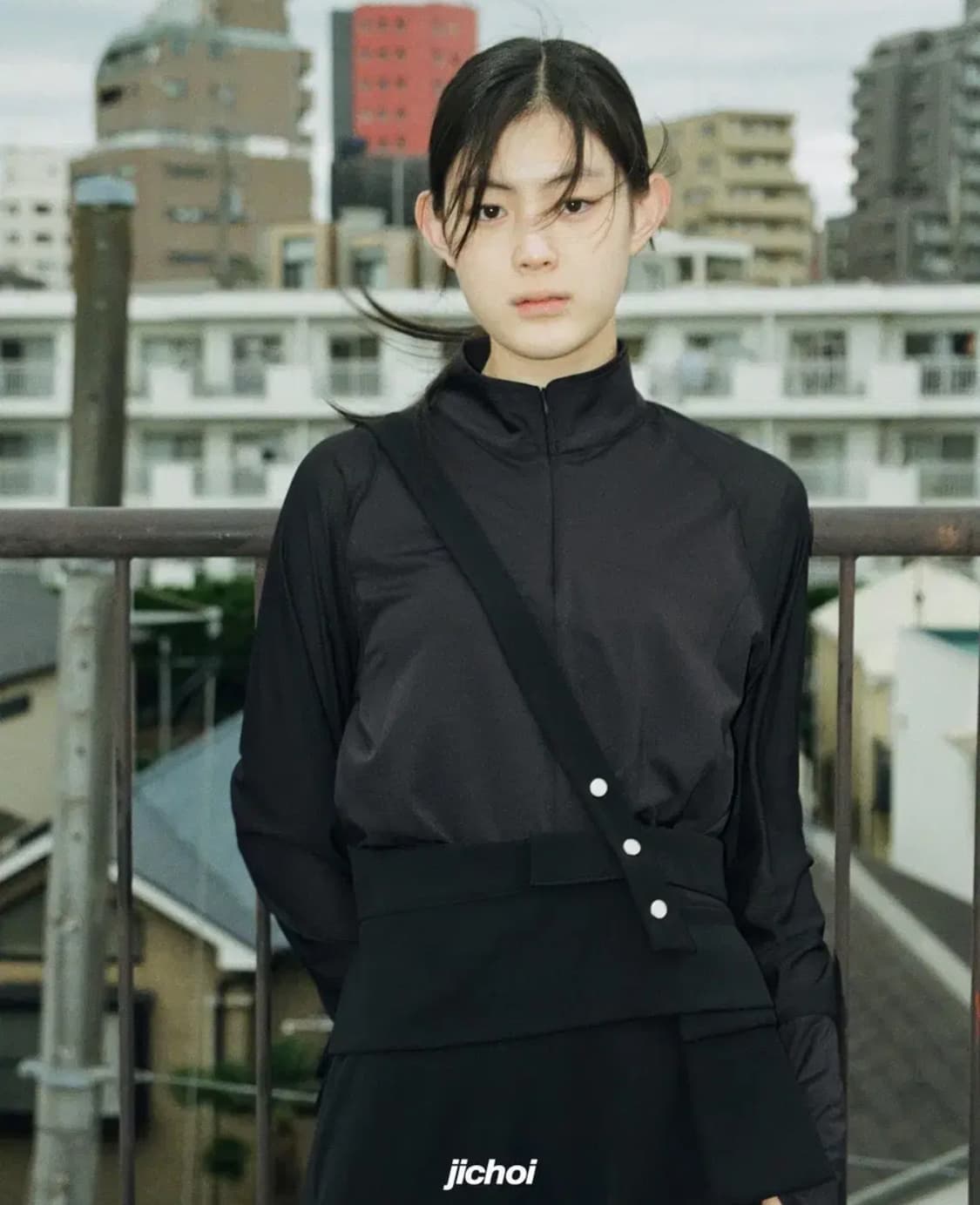 지초이 jichoi SS23 mesh sleeve 샤크그레이 상품이미지1