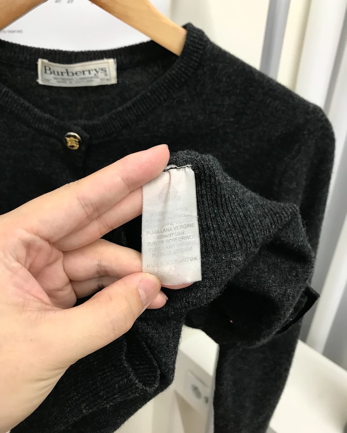 버버리 금장 라운드넥 가디건 상품이미지4
